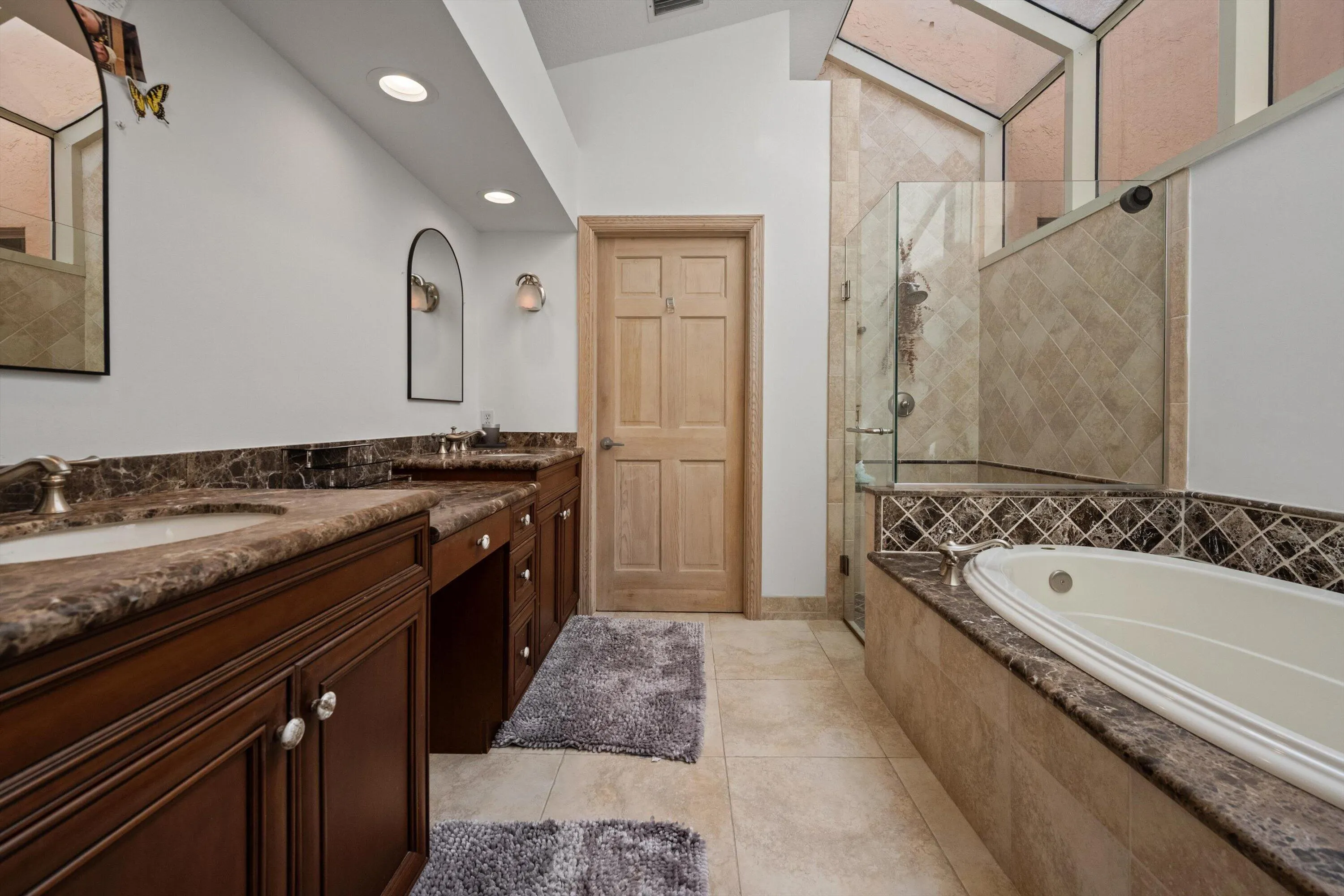 2443 Muir Circle
