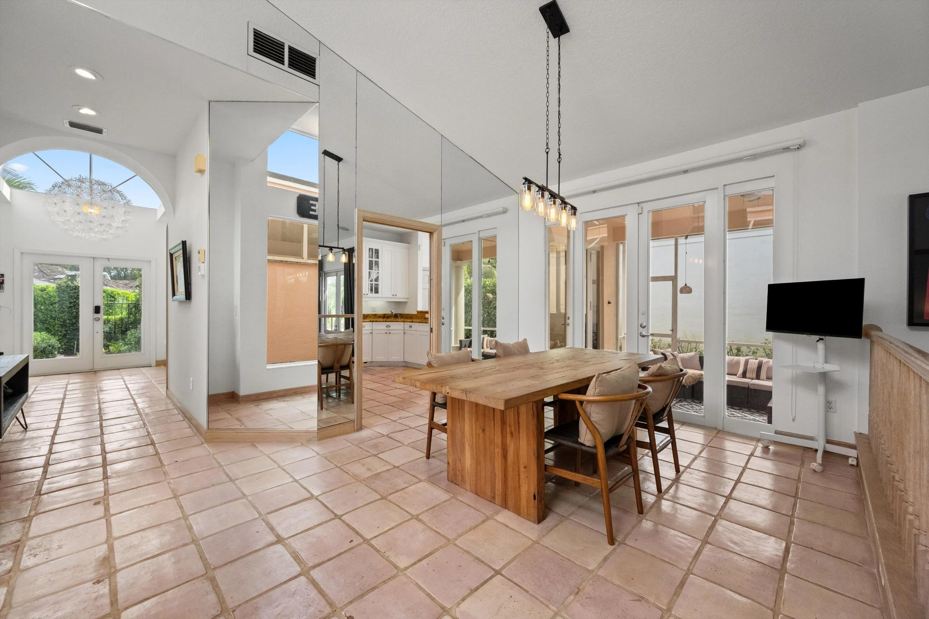 2443 Muir Circle
