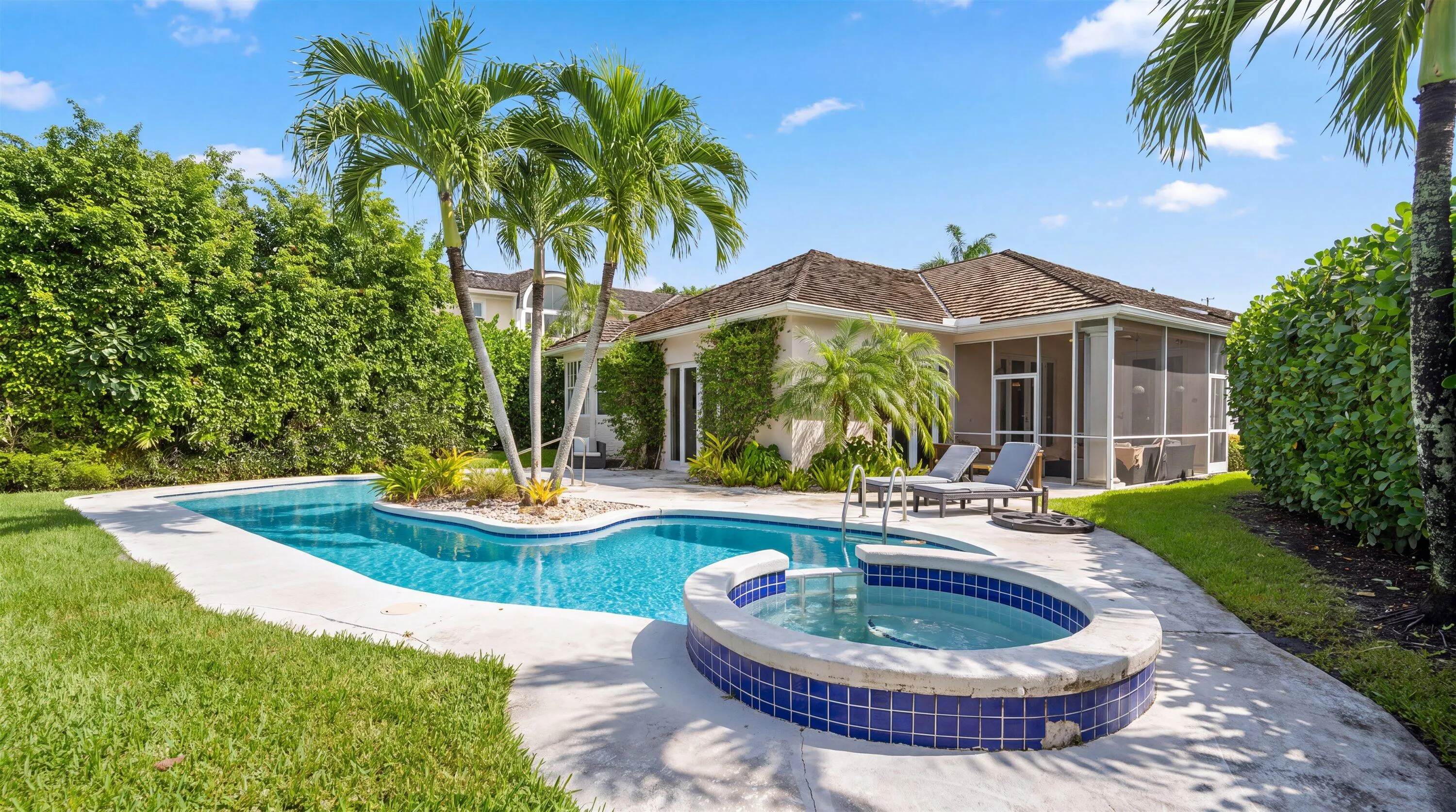 2443 Muir Circle