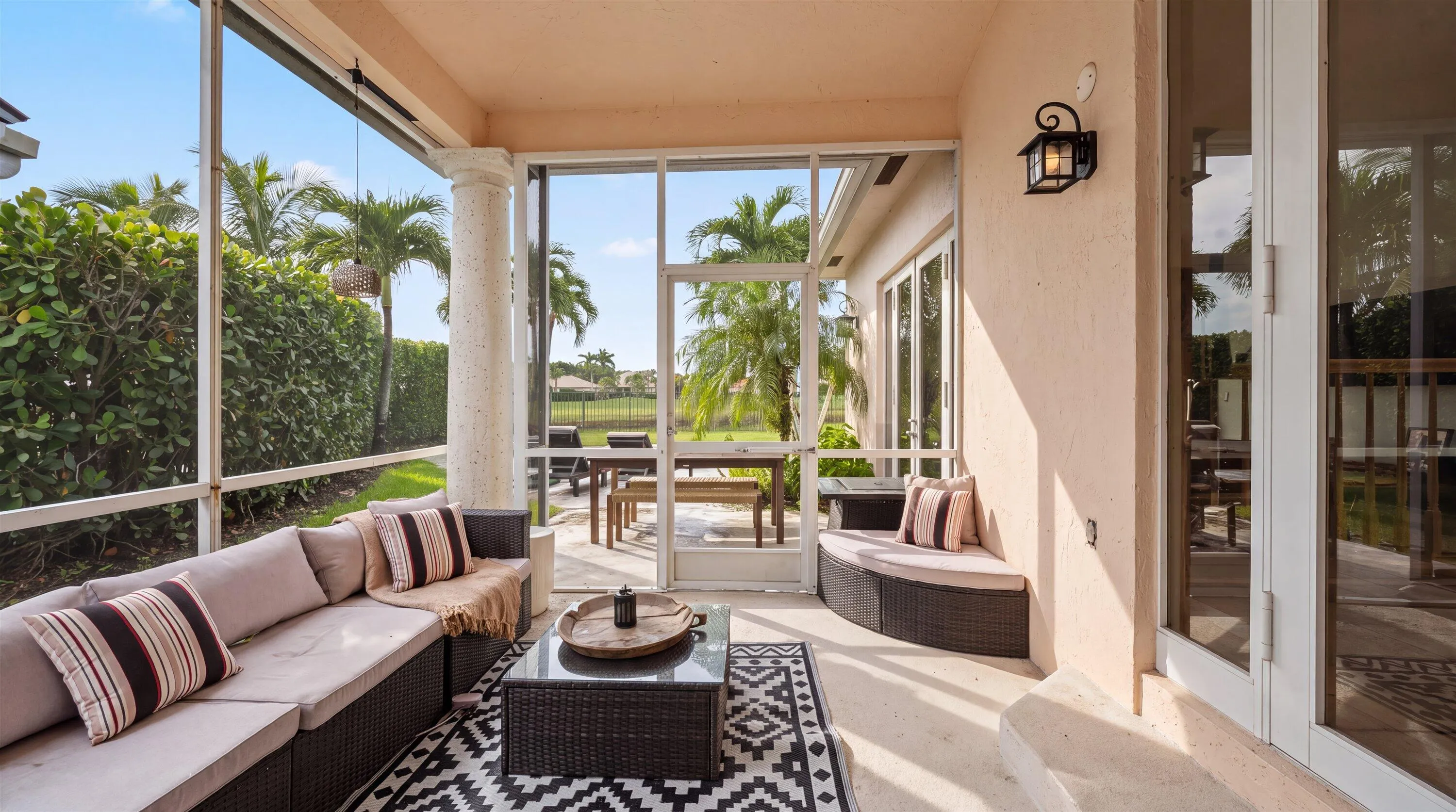 2443 Muir Circle
