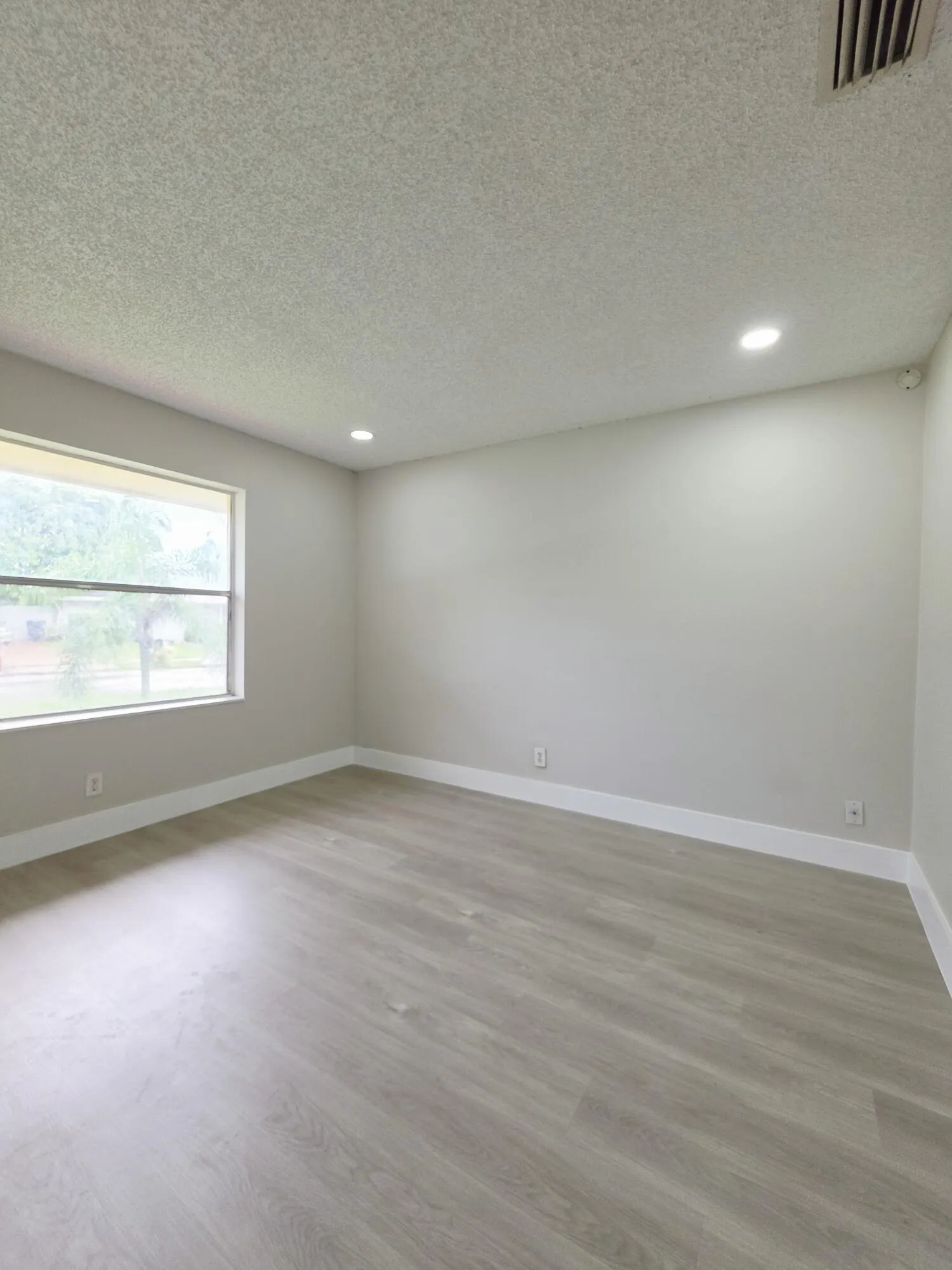 6117 Blue Grass Circle