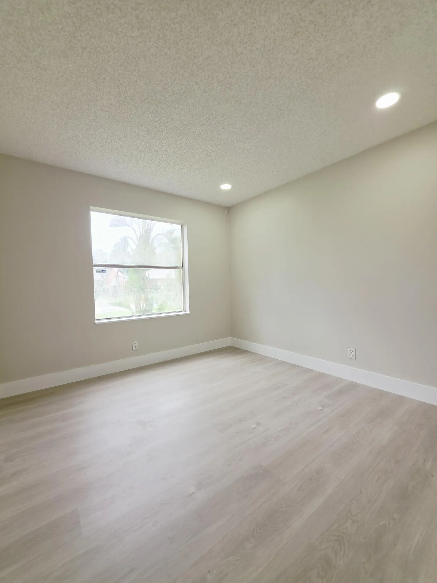 6117 Blue Grass Circle