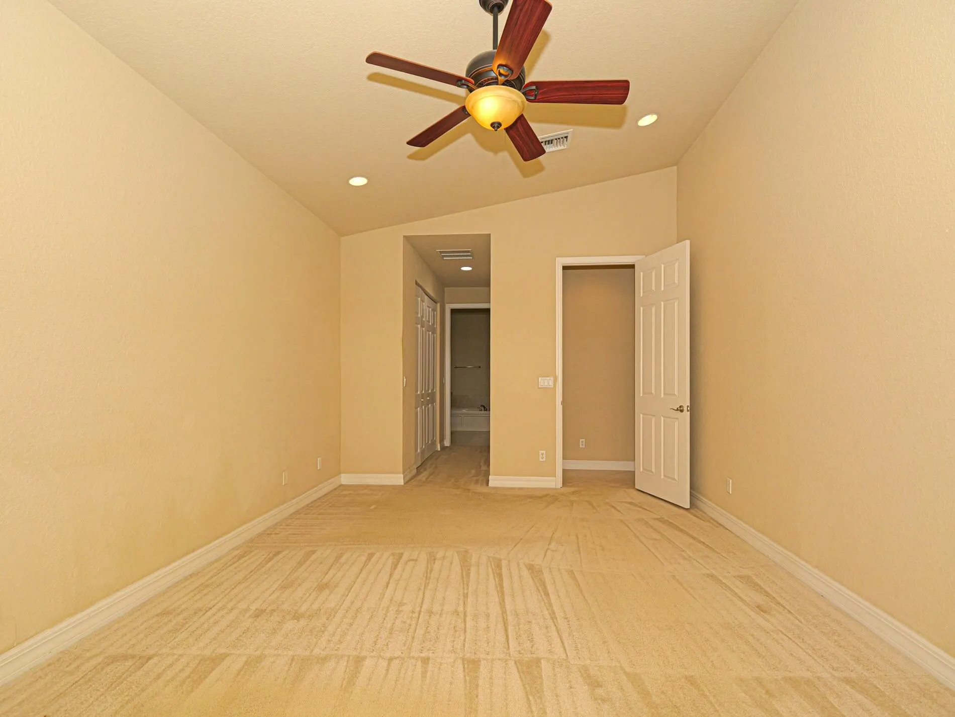 5560 57th Way