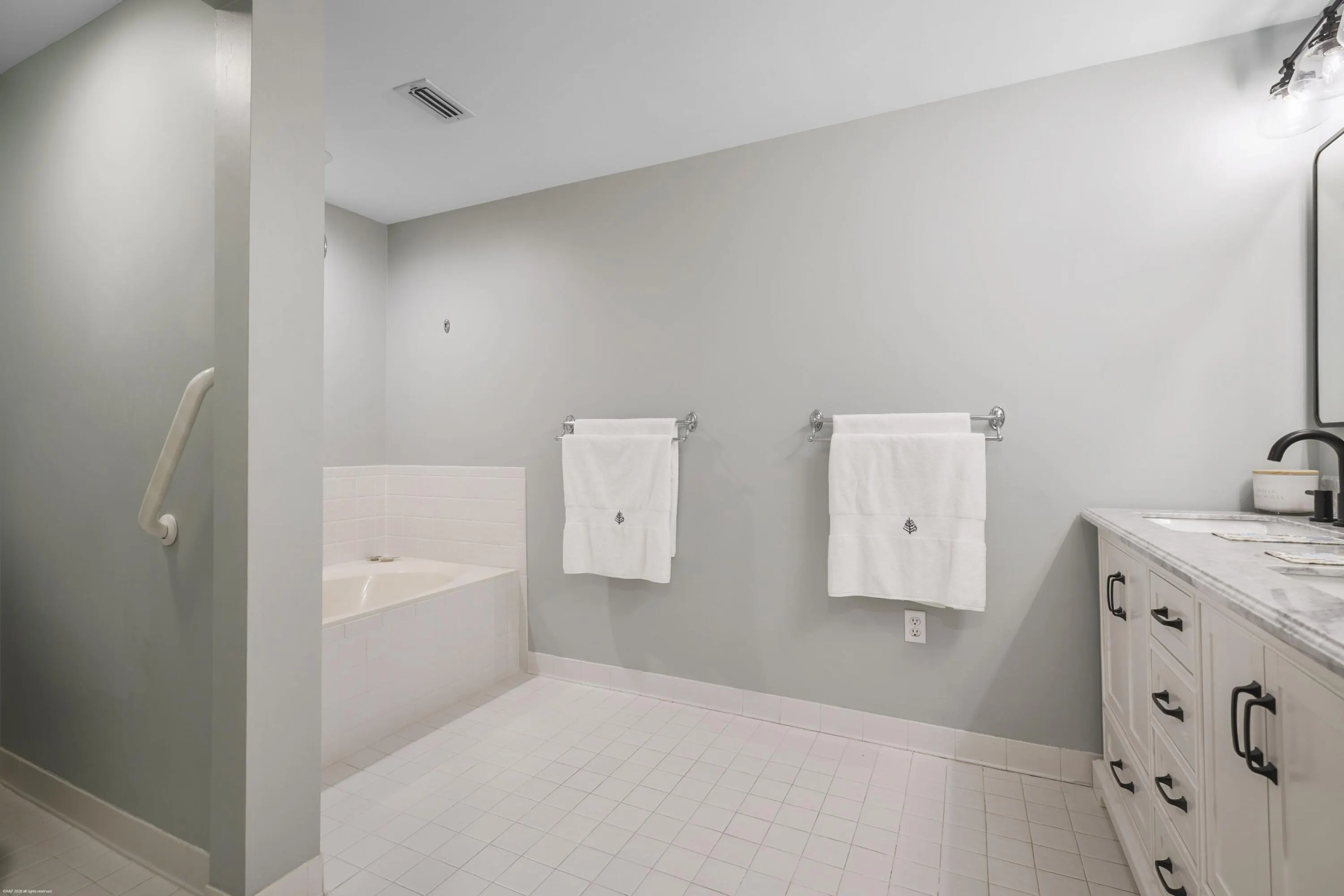 5085 HARMONY Circle #201