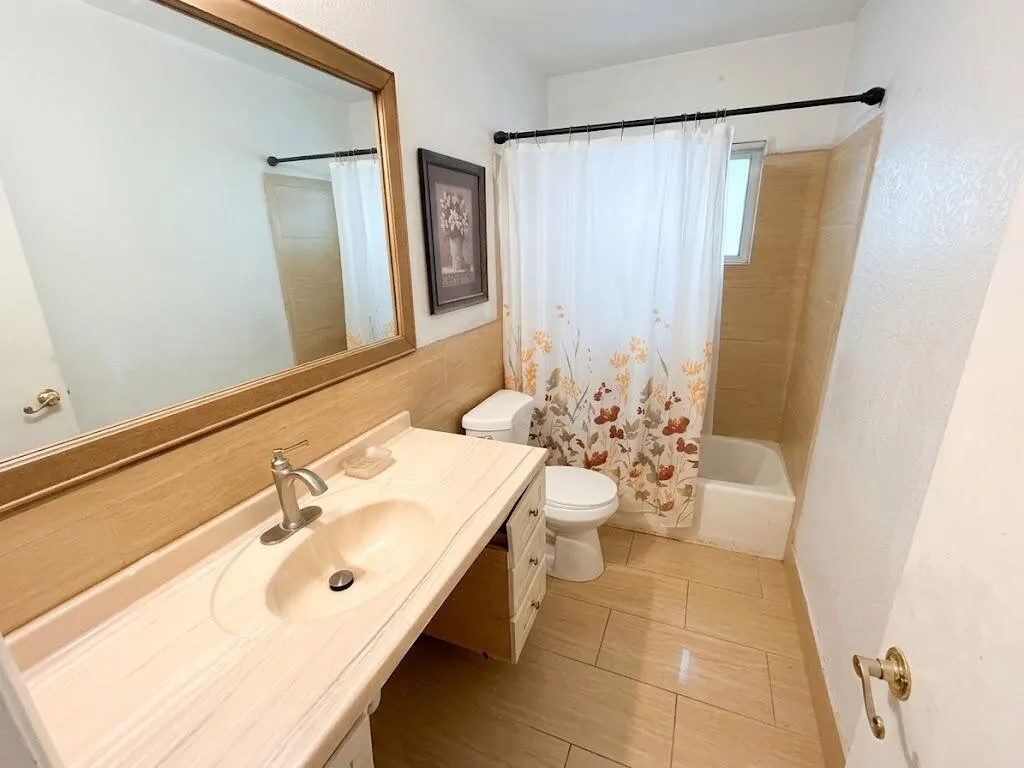 820 SW 49th Terrace