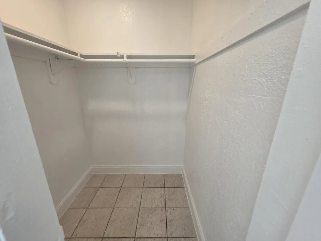 511 Banks Road #3
