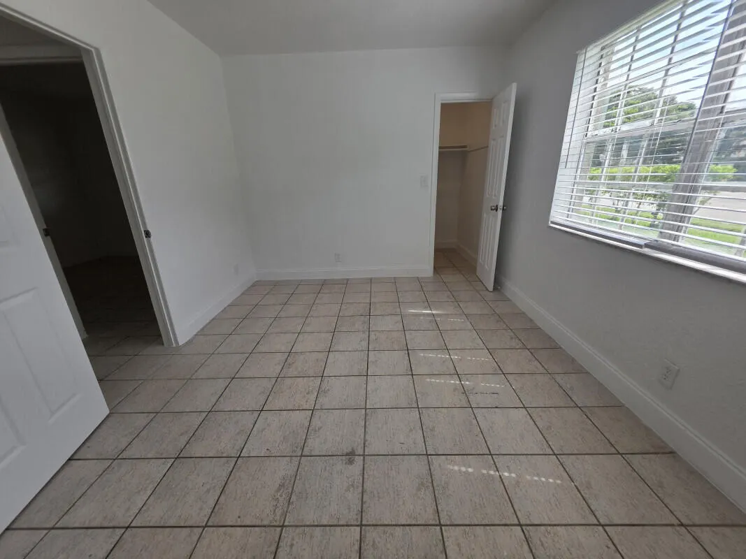 511 Banks Road #3
