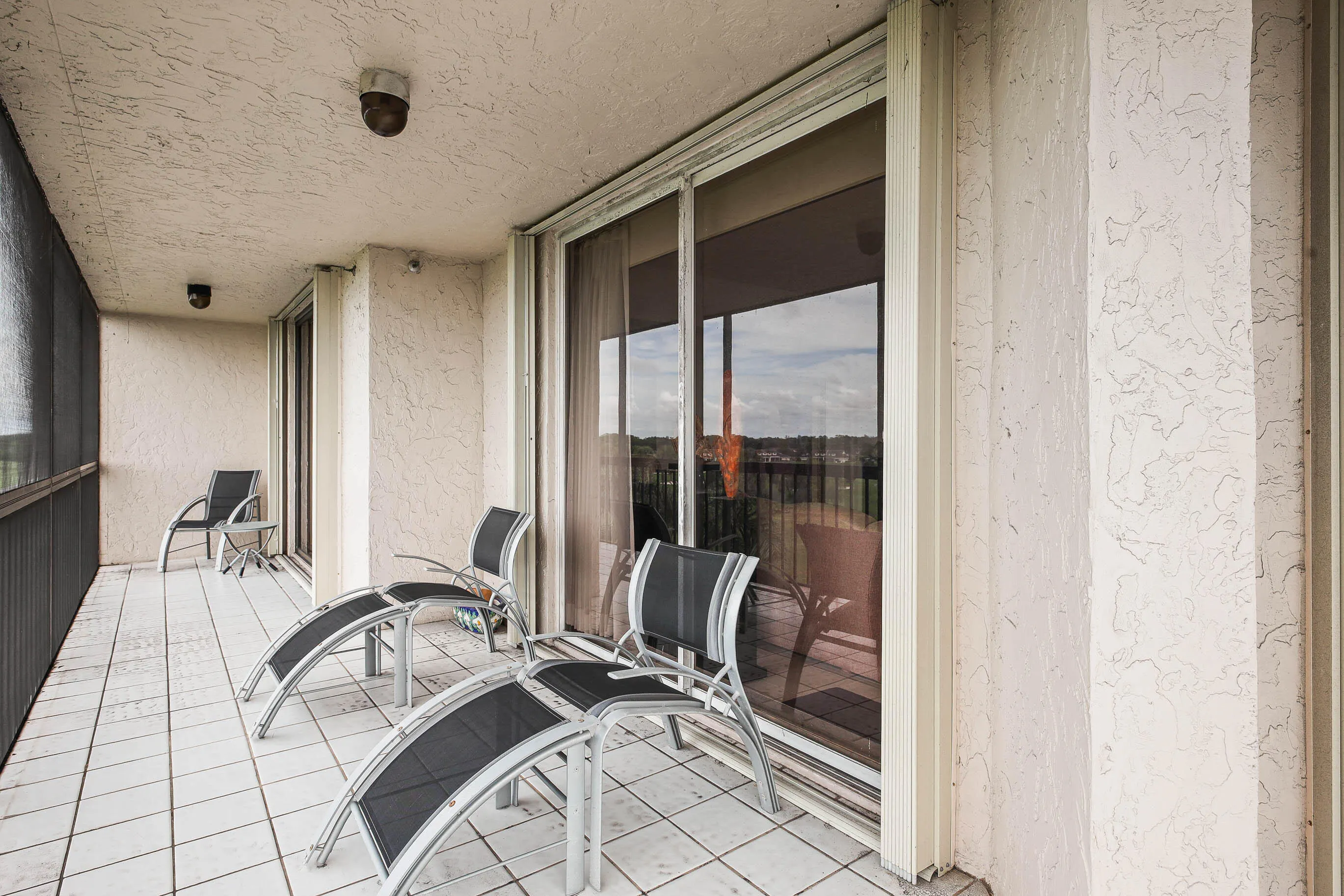 5301 FOUNTAINS Drive S #501