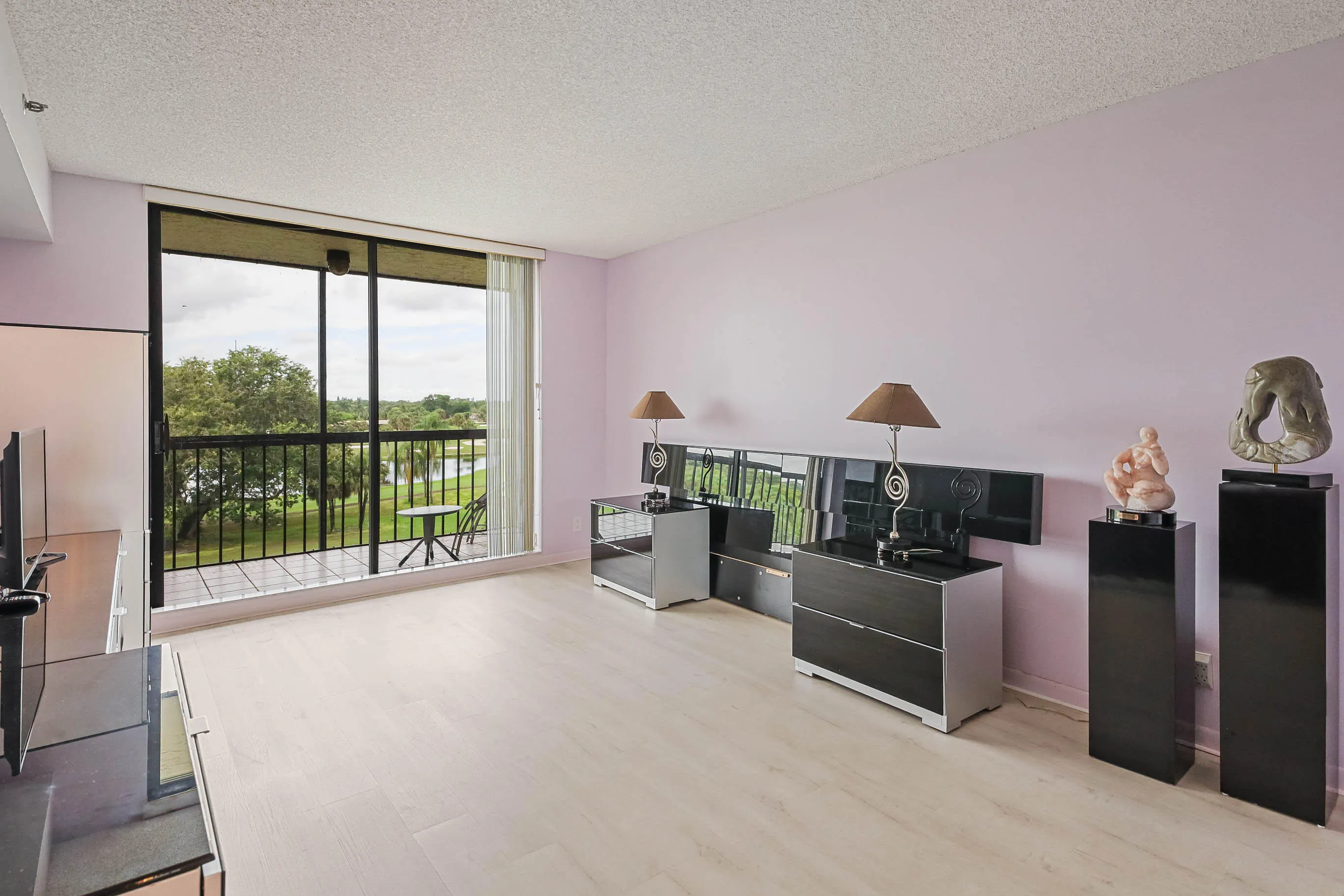 5301 FOUNTAINS Drive S #501