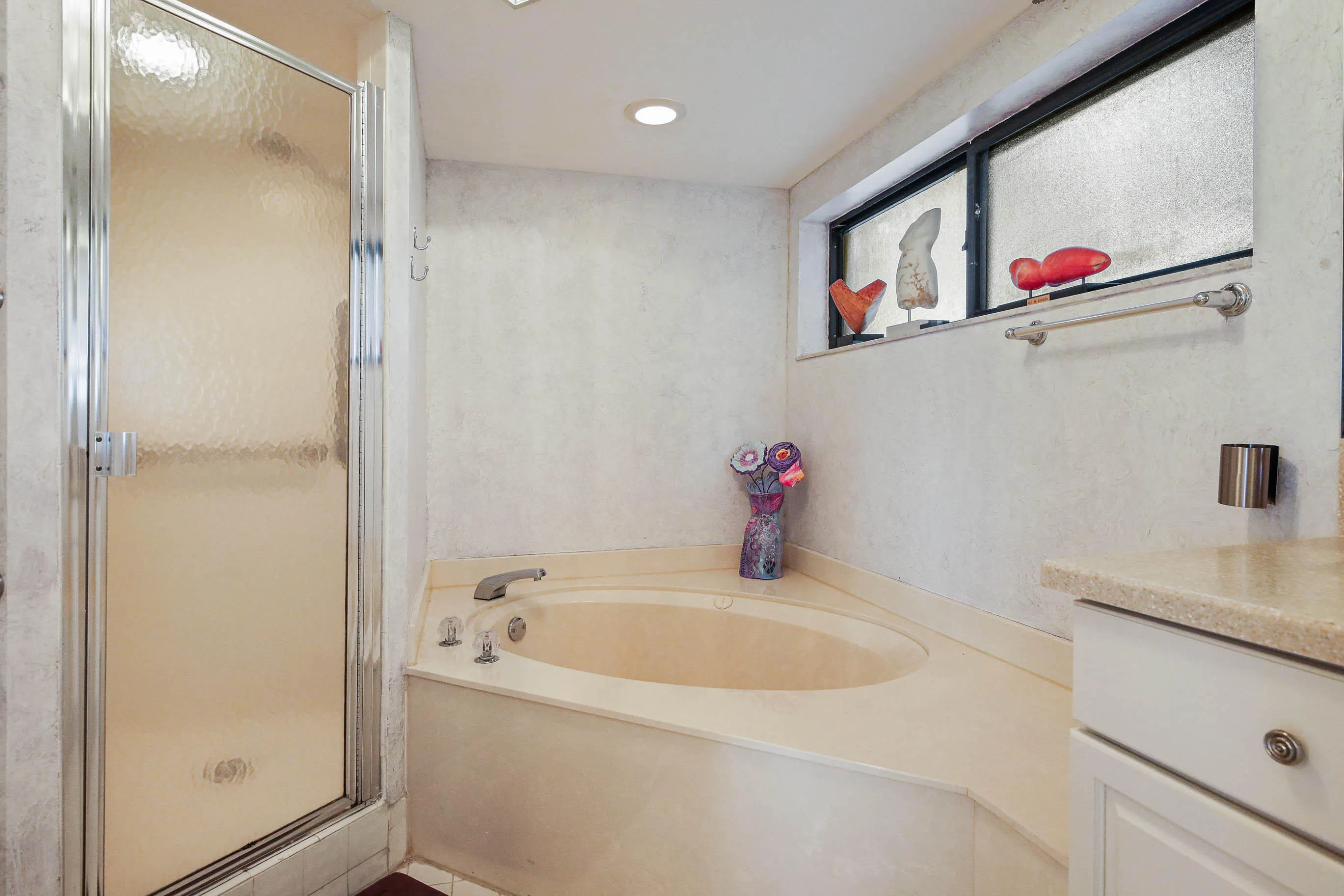 5301 FOUNTAINS Drive S #501