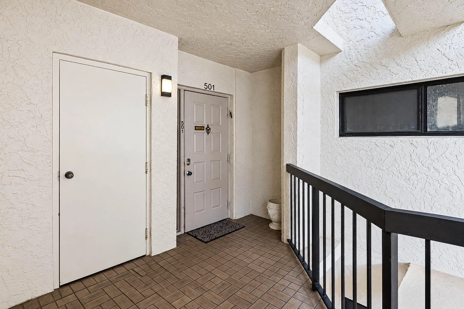 5301 FOUNTAINS Drive S #501