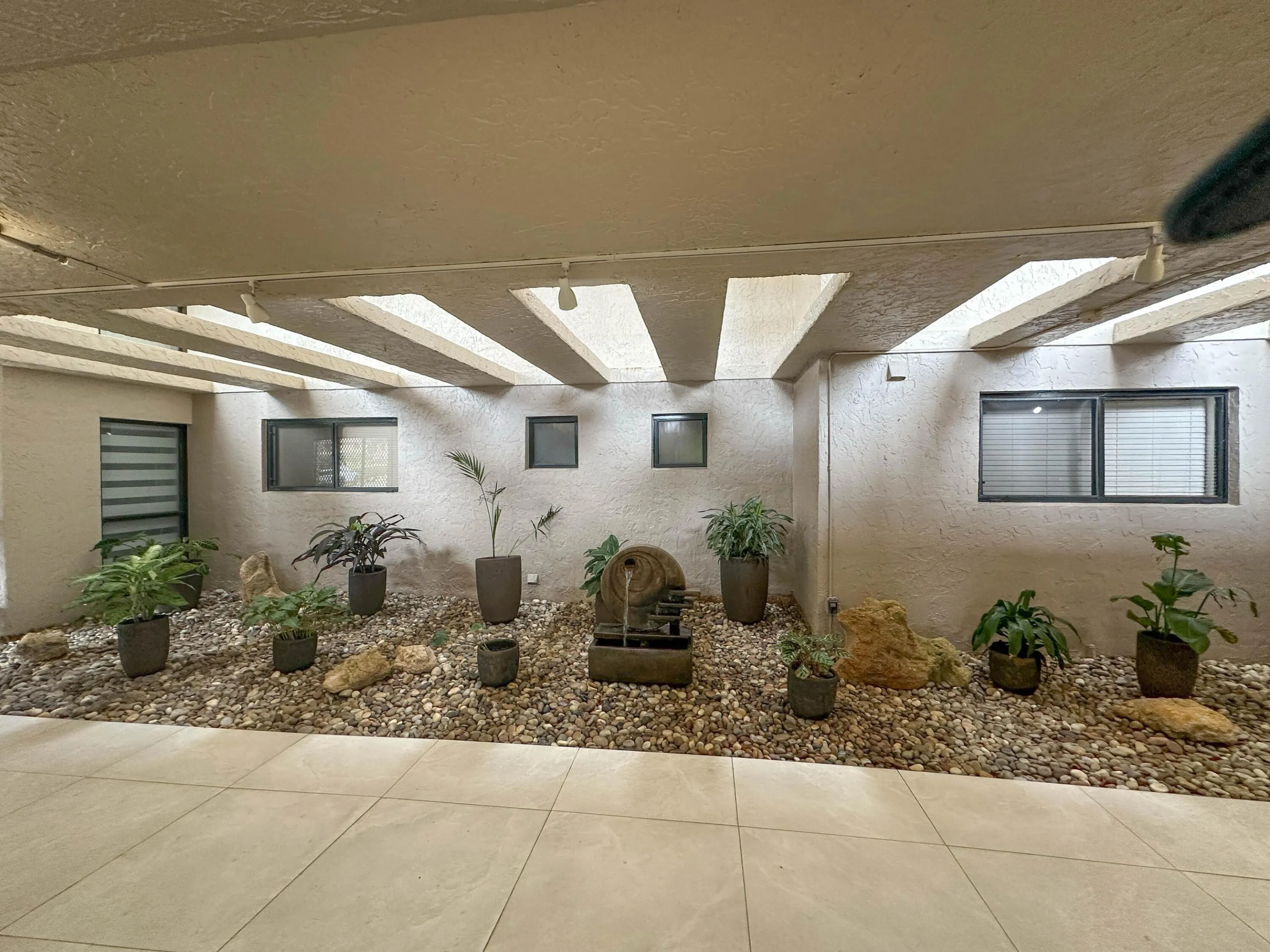 5301 FOUNTAINS Drive S #501