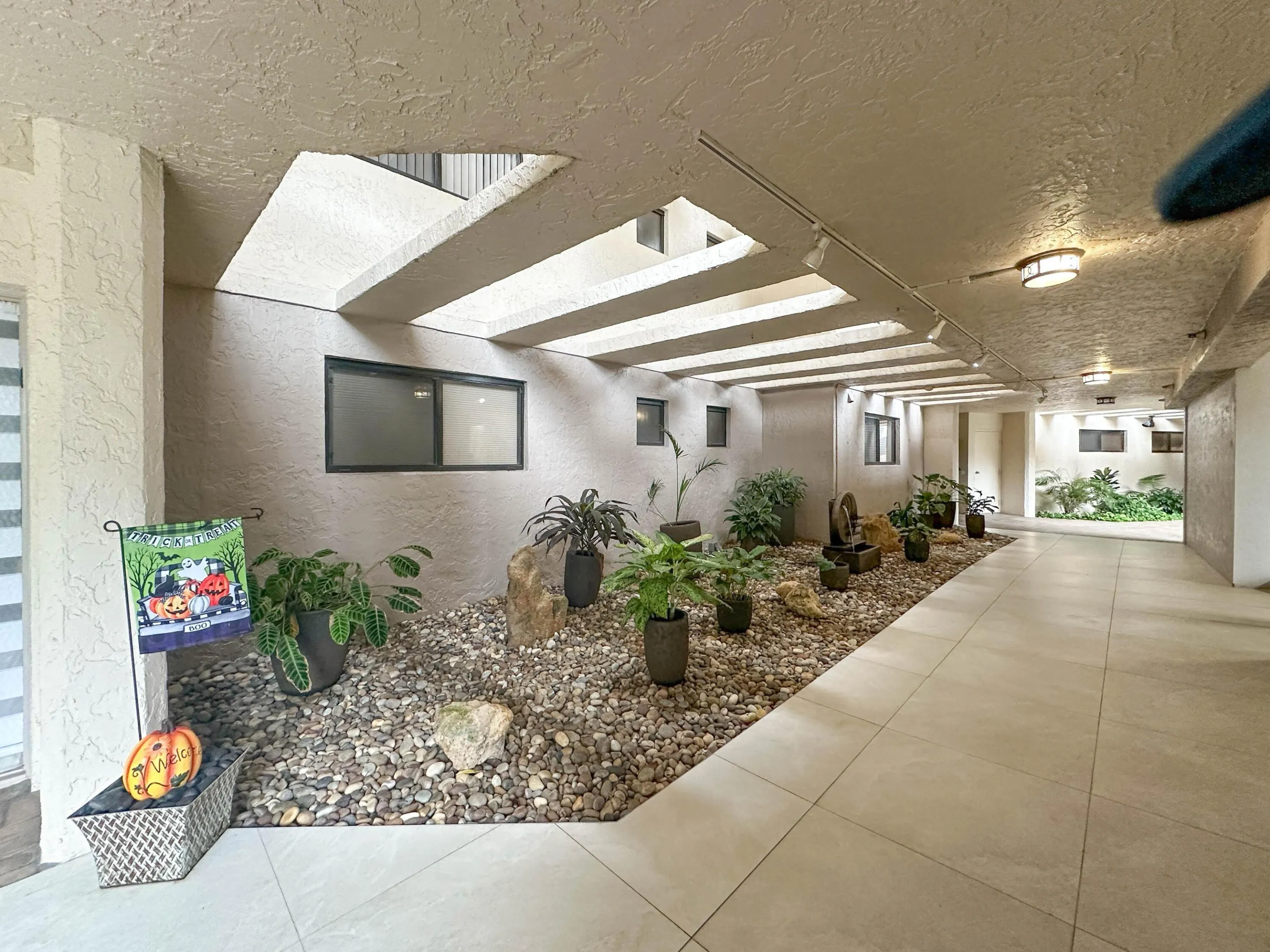 5301 FOUNTAINS Drive S #501