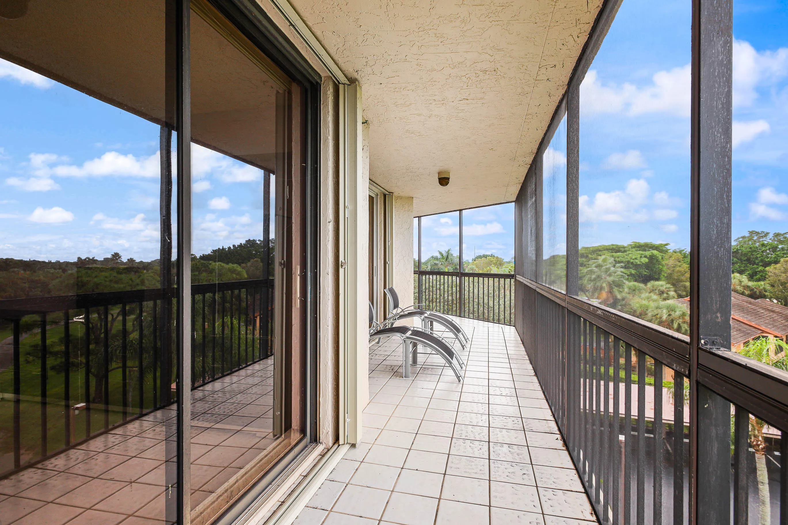 5301 FOUNTAINS Drive S #501