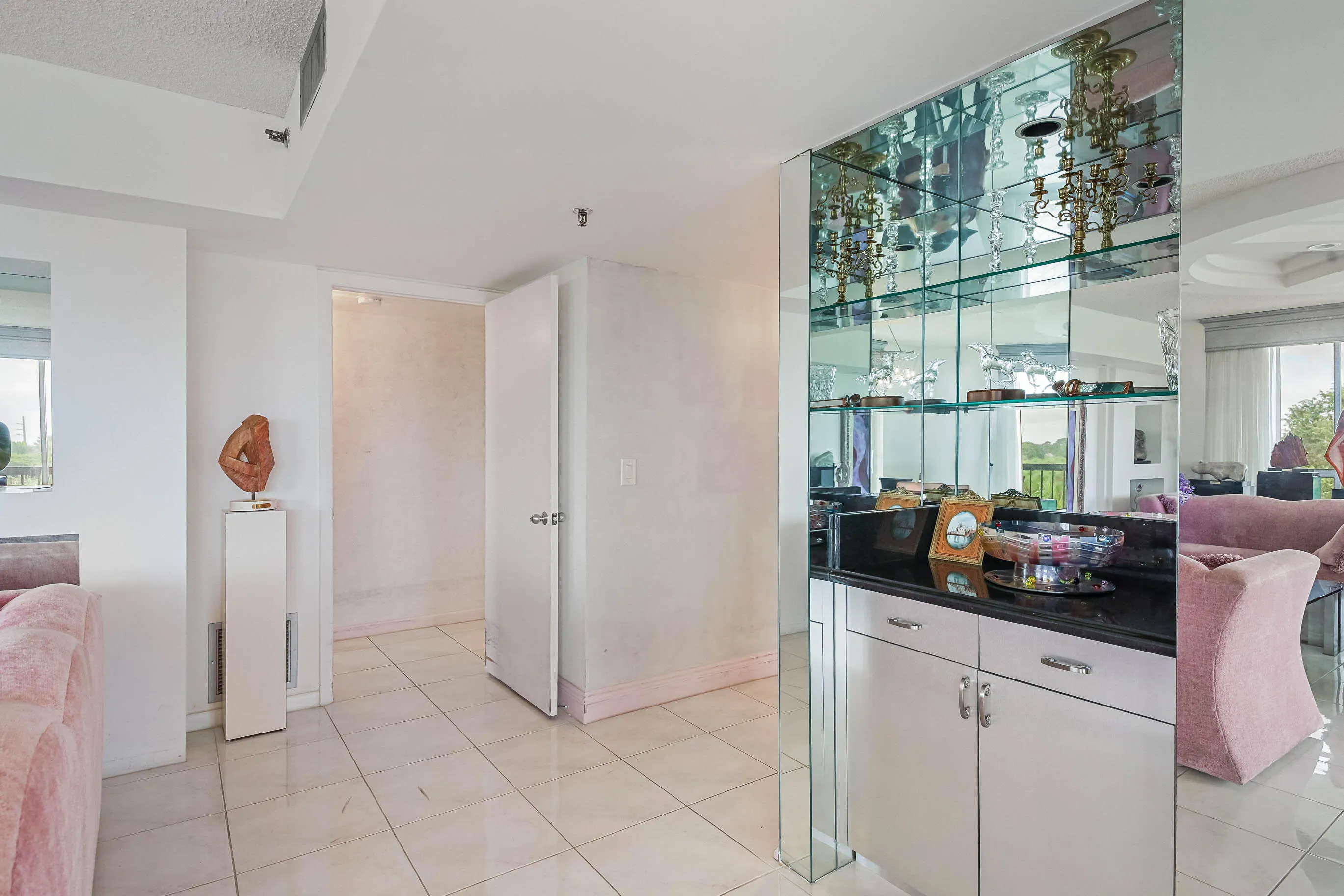 5301 FOUNTAINS Drive S #501