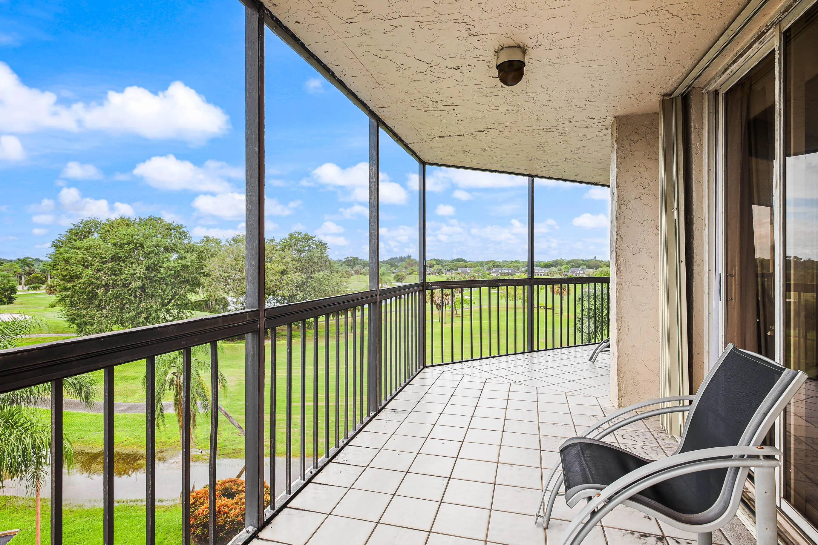 5301 FOUNTAINS Drive S #501
