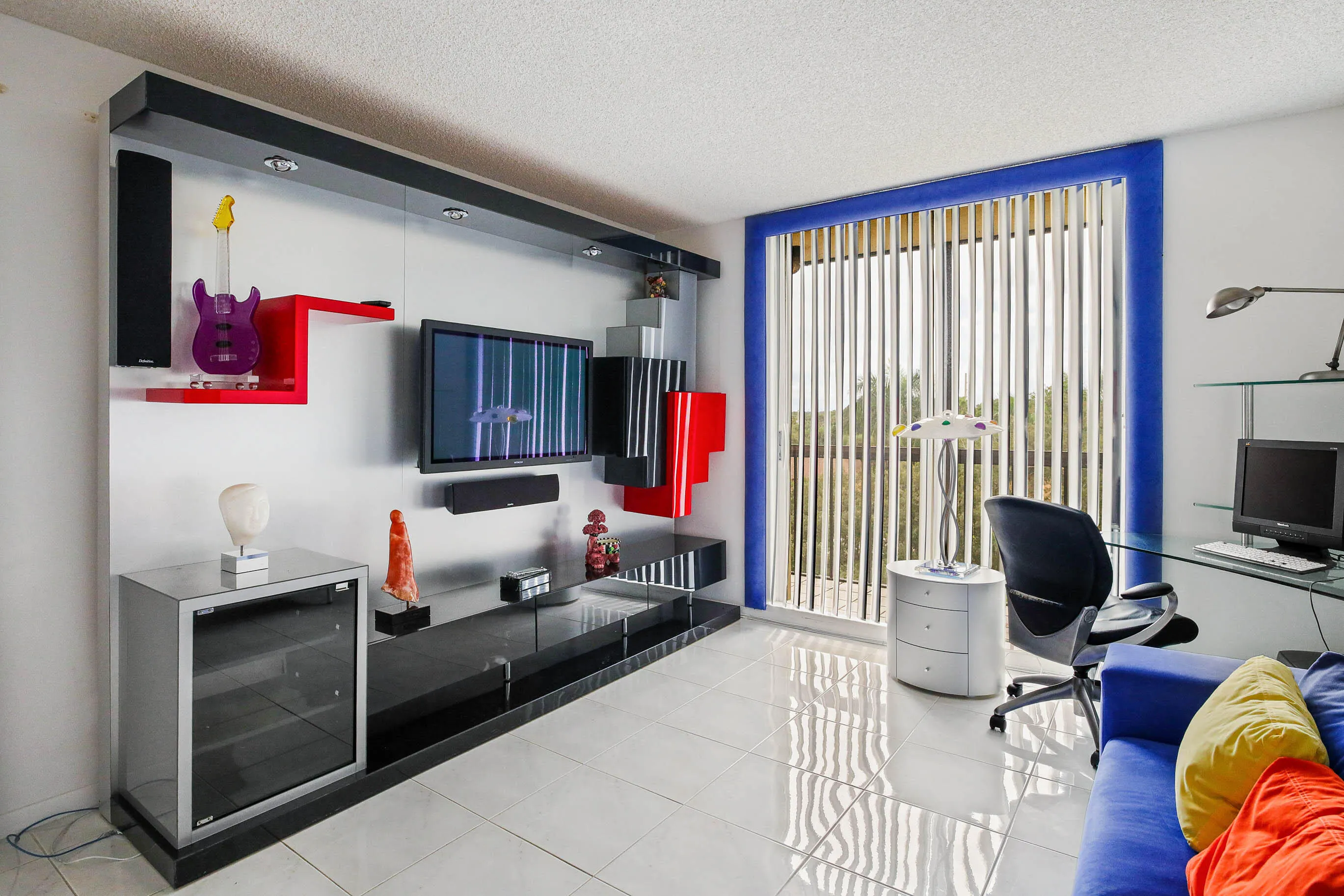 5301 FOUNTAINS Drive S #501