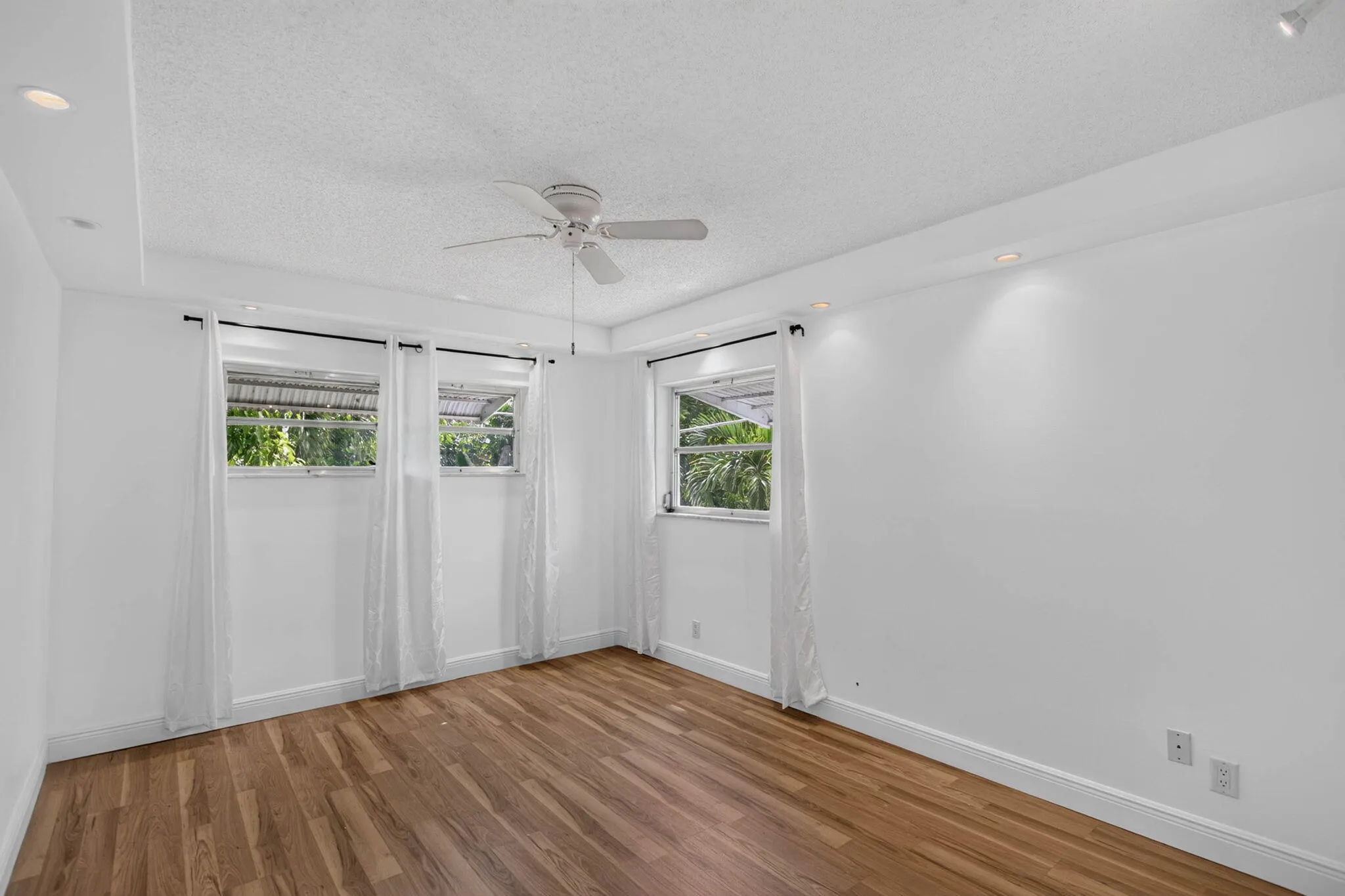1010 NW 72ND Terrace