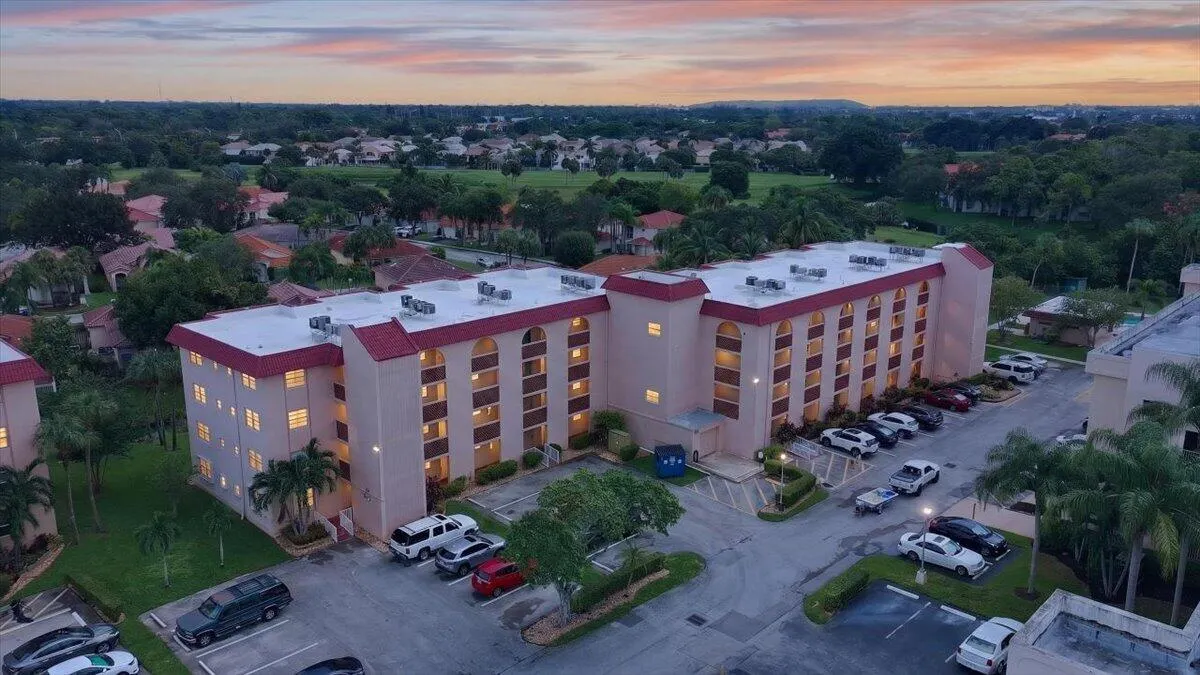 3251 HOLIDAY SPRINGS Boulevard #205