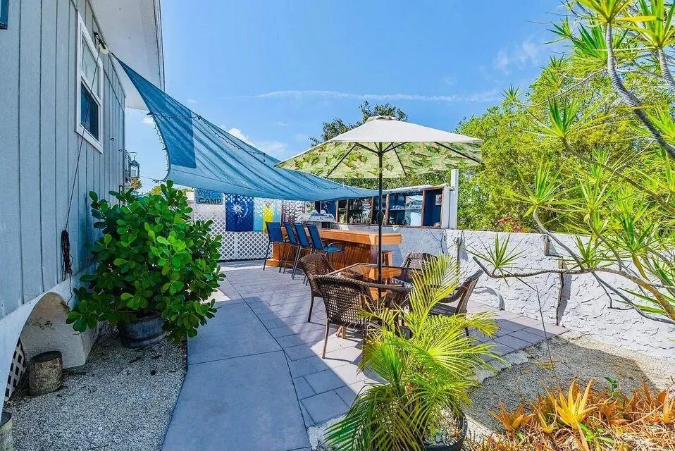 1540 LANTANA Lane
