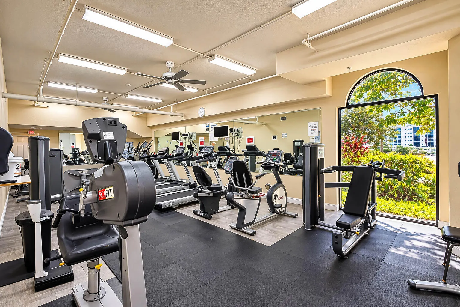 3755 VIA POINCIANA #402