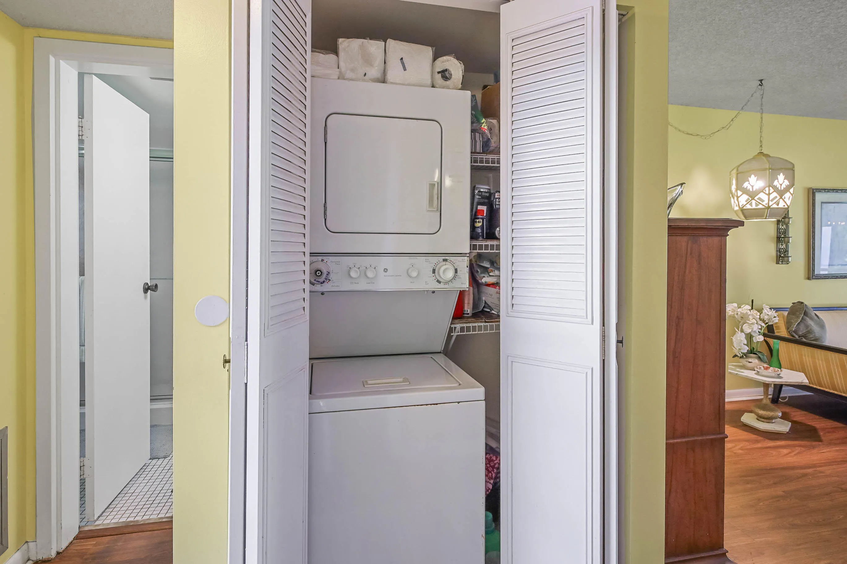 3755 VIA POINCIANA #402