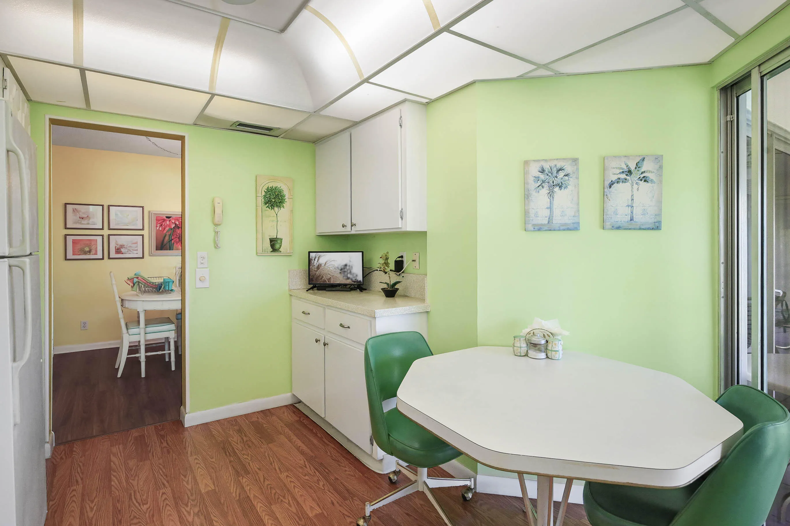 3755 VIA POINCIANA #402