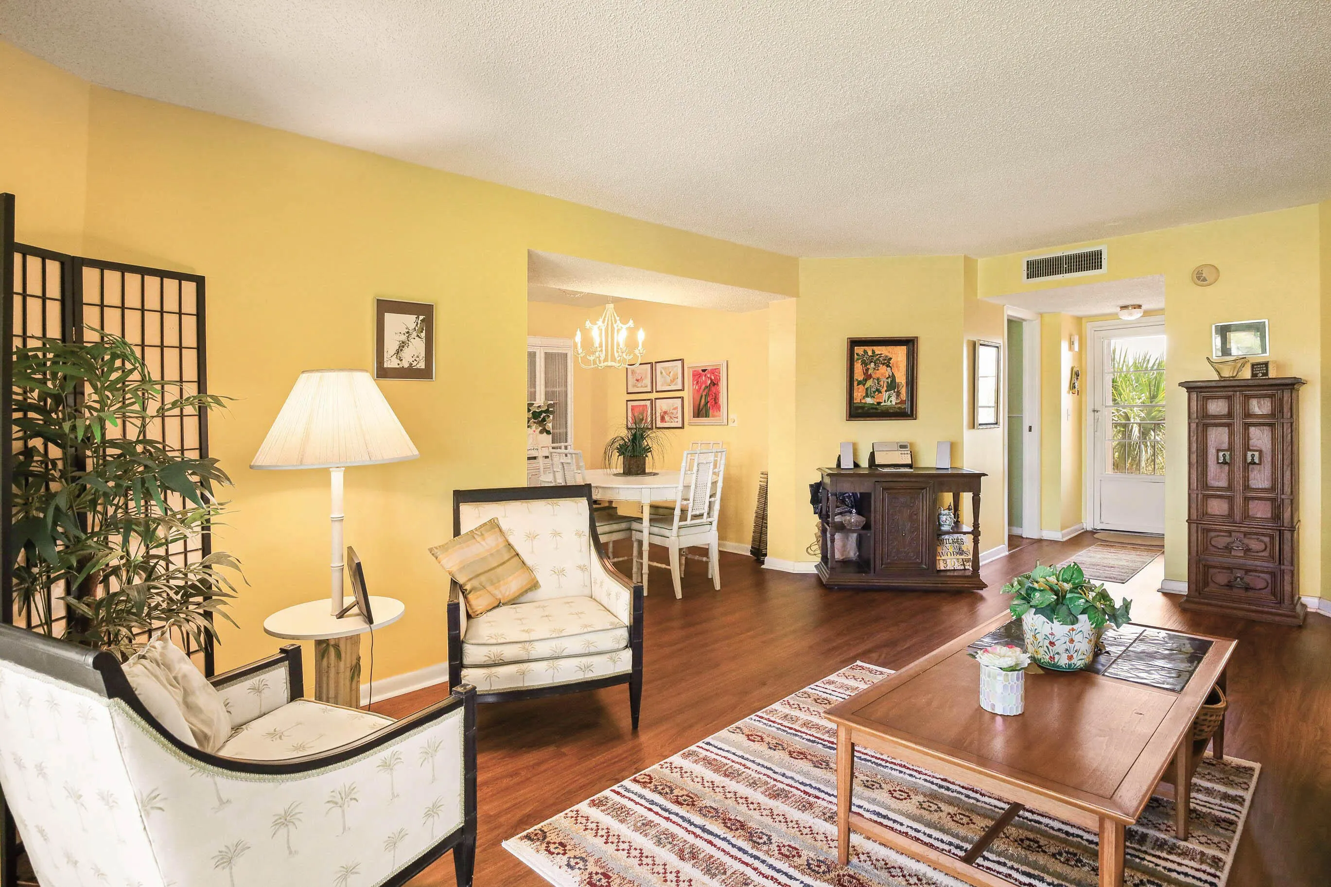 3755 VIA POINCIANA #402