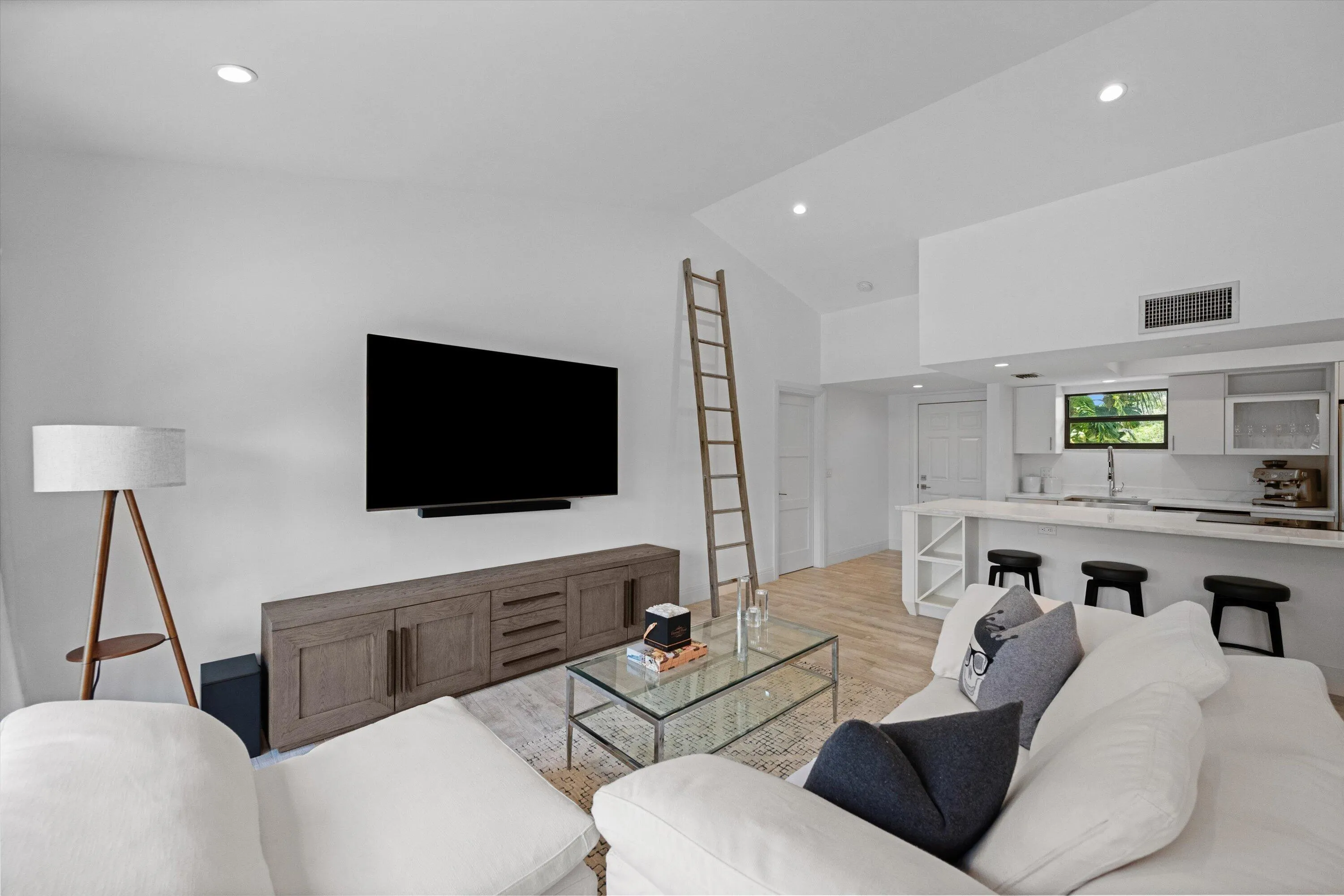 11863 Wimbledon Circle #533
