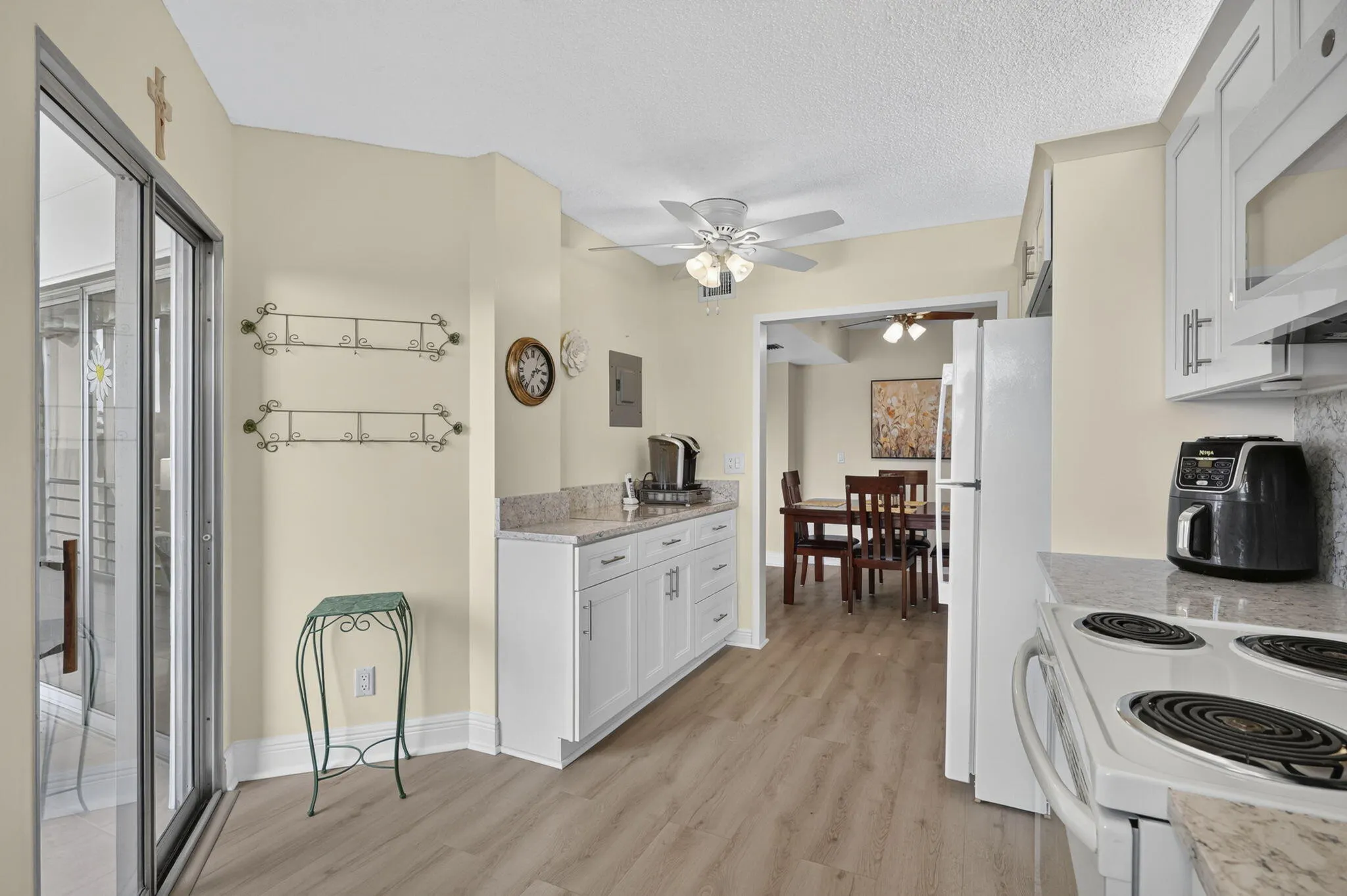 3871 Via Poinciana #407
