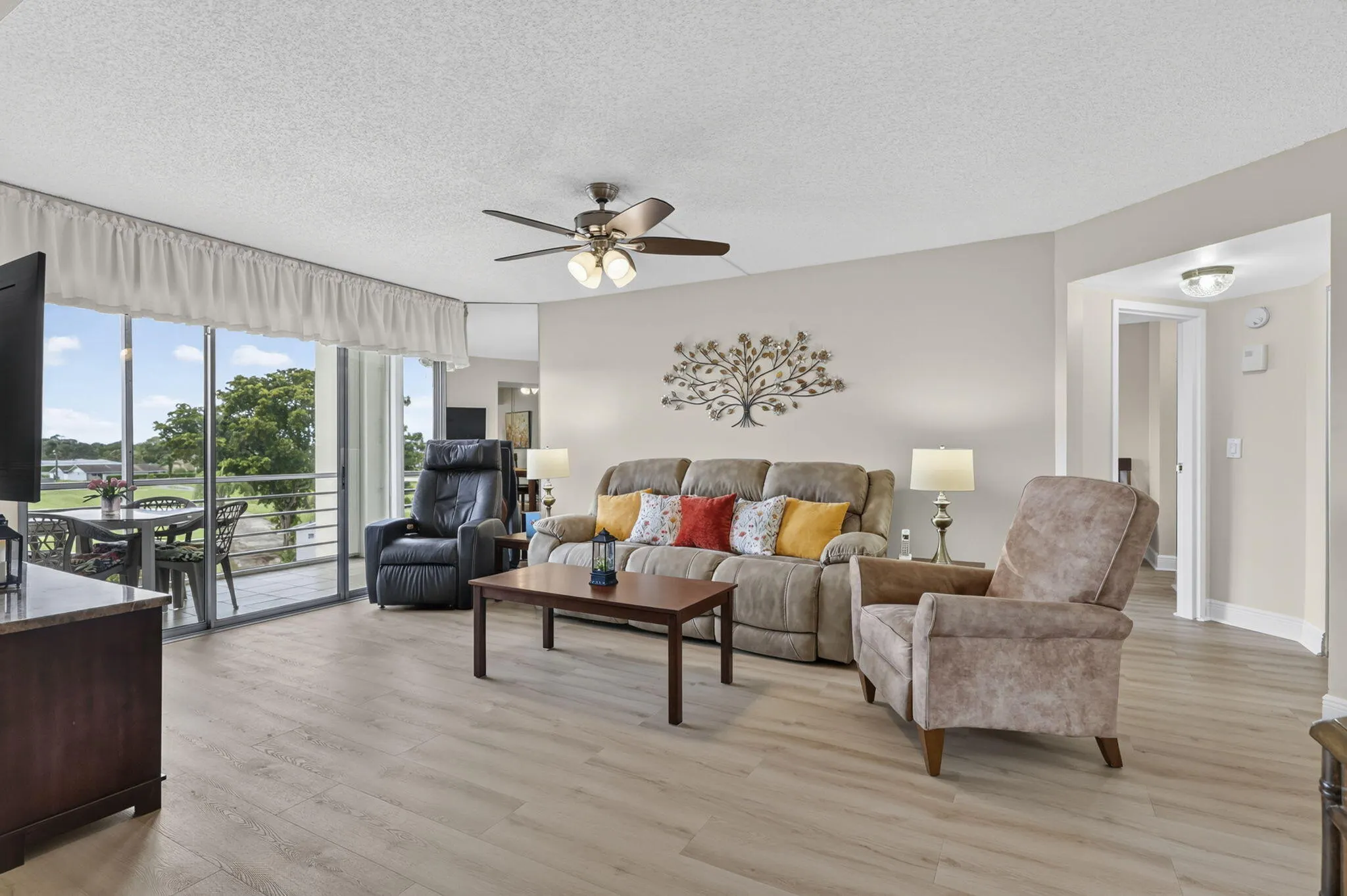 3871 Via Poinciana #407