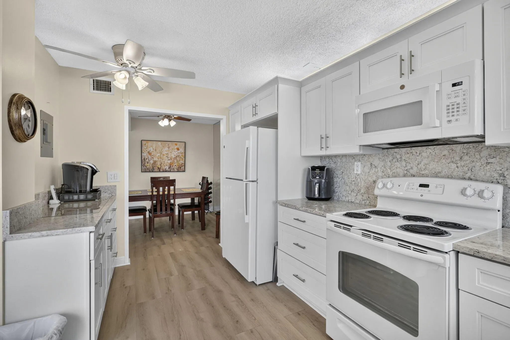 3871 Via Poinciana #407