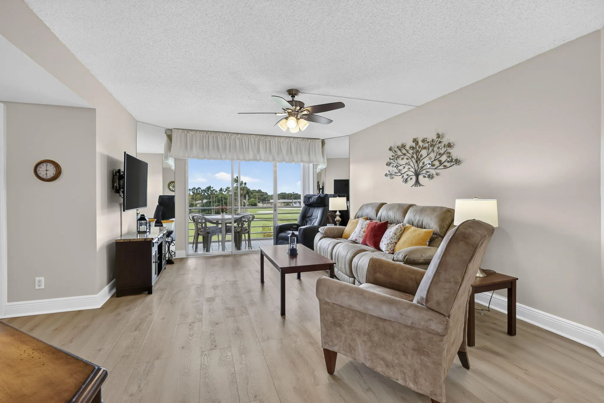 3871 Via Poinciana #407