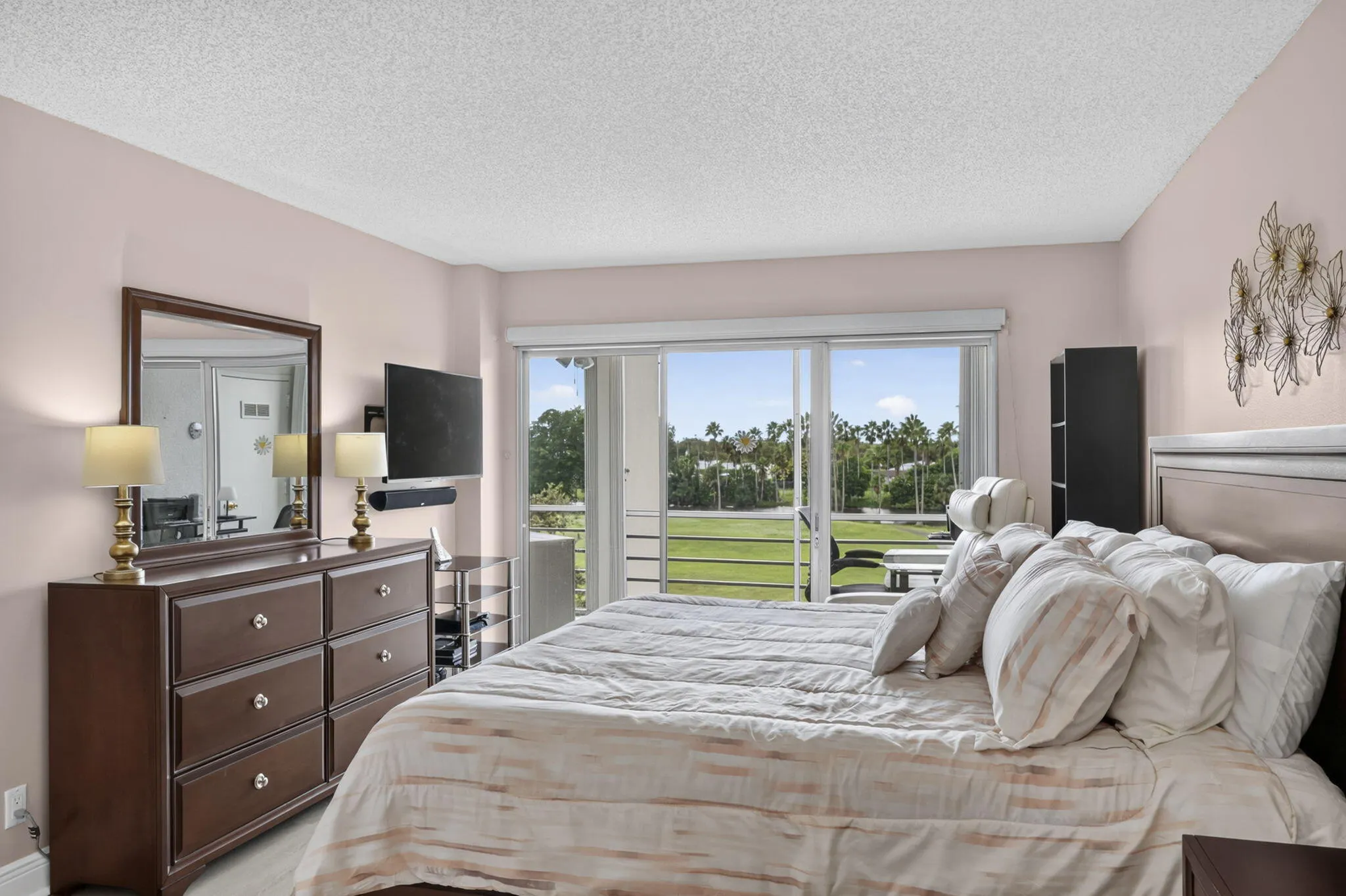 3871 Via Poinciana #407