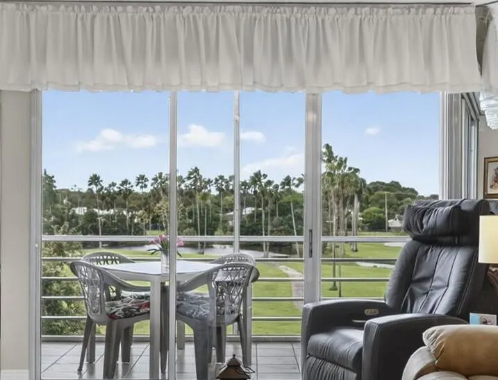 3871 Via Poinciana #407