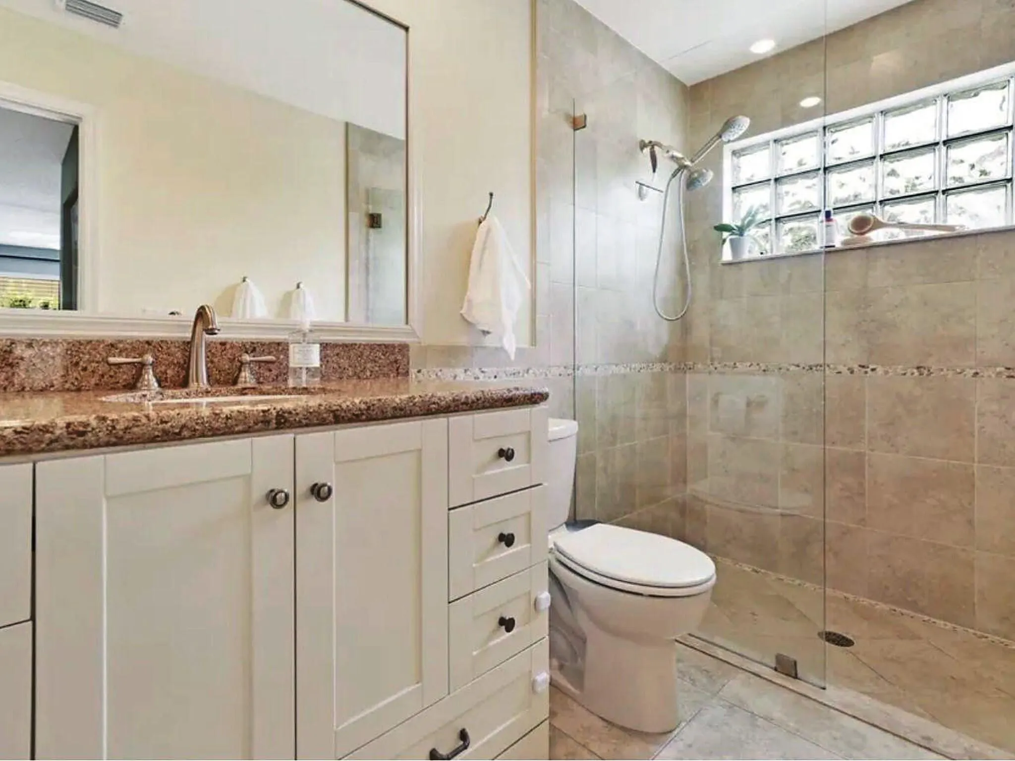 1752 Harborside Circle