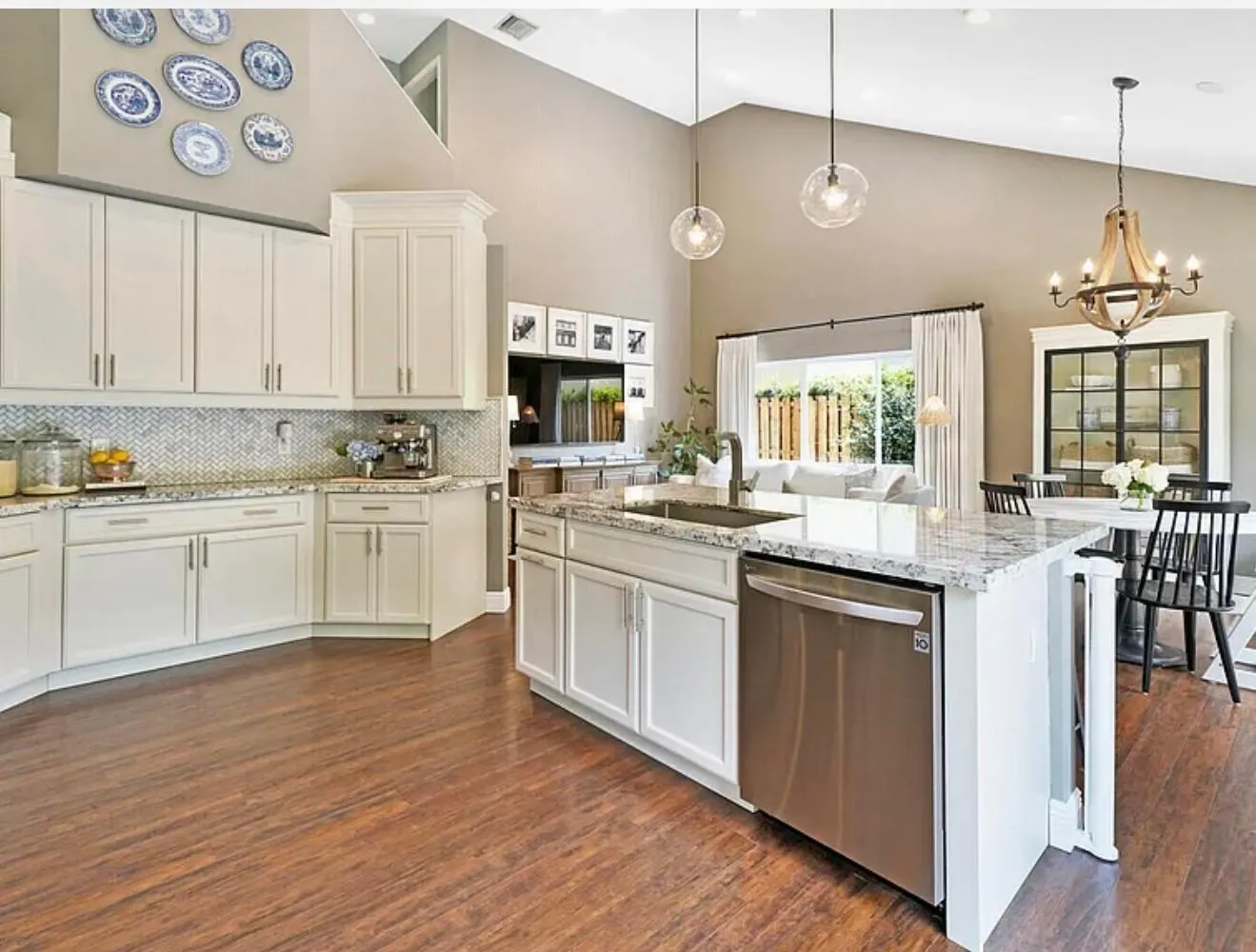 1752 Harborside Circle