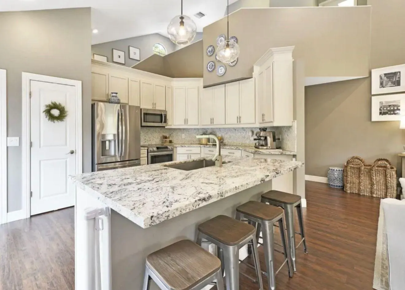 1752 Harborside Circle