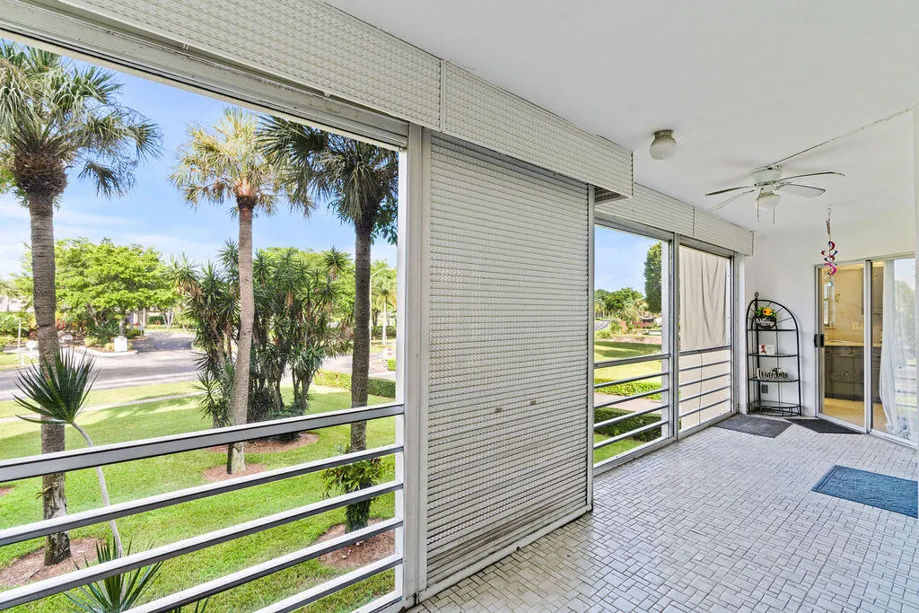 3590 Via Poinciana #216
