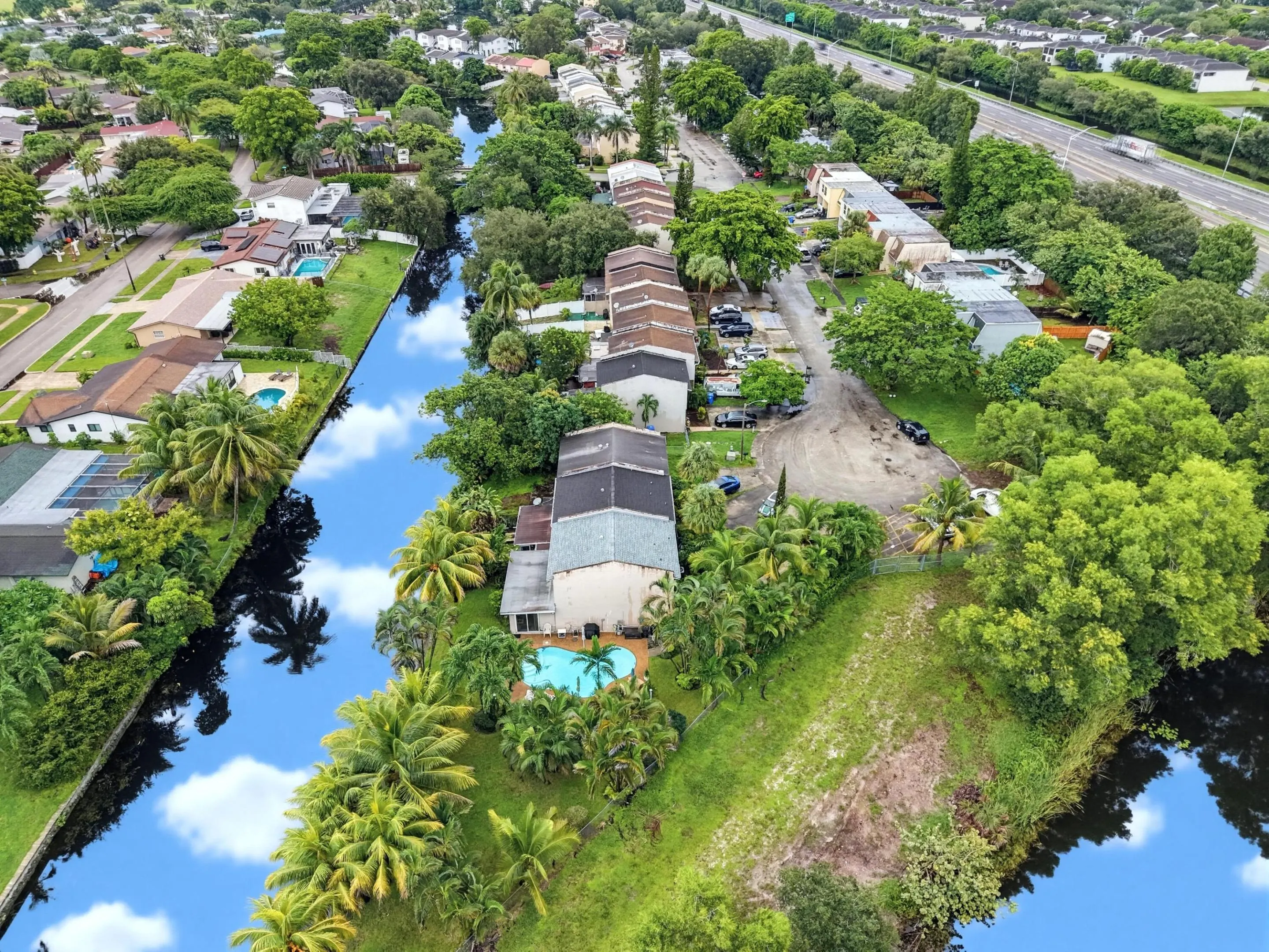 247 SUNSHINE Drive