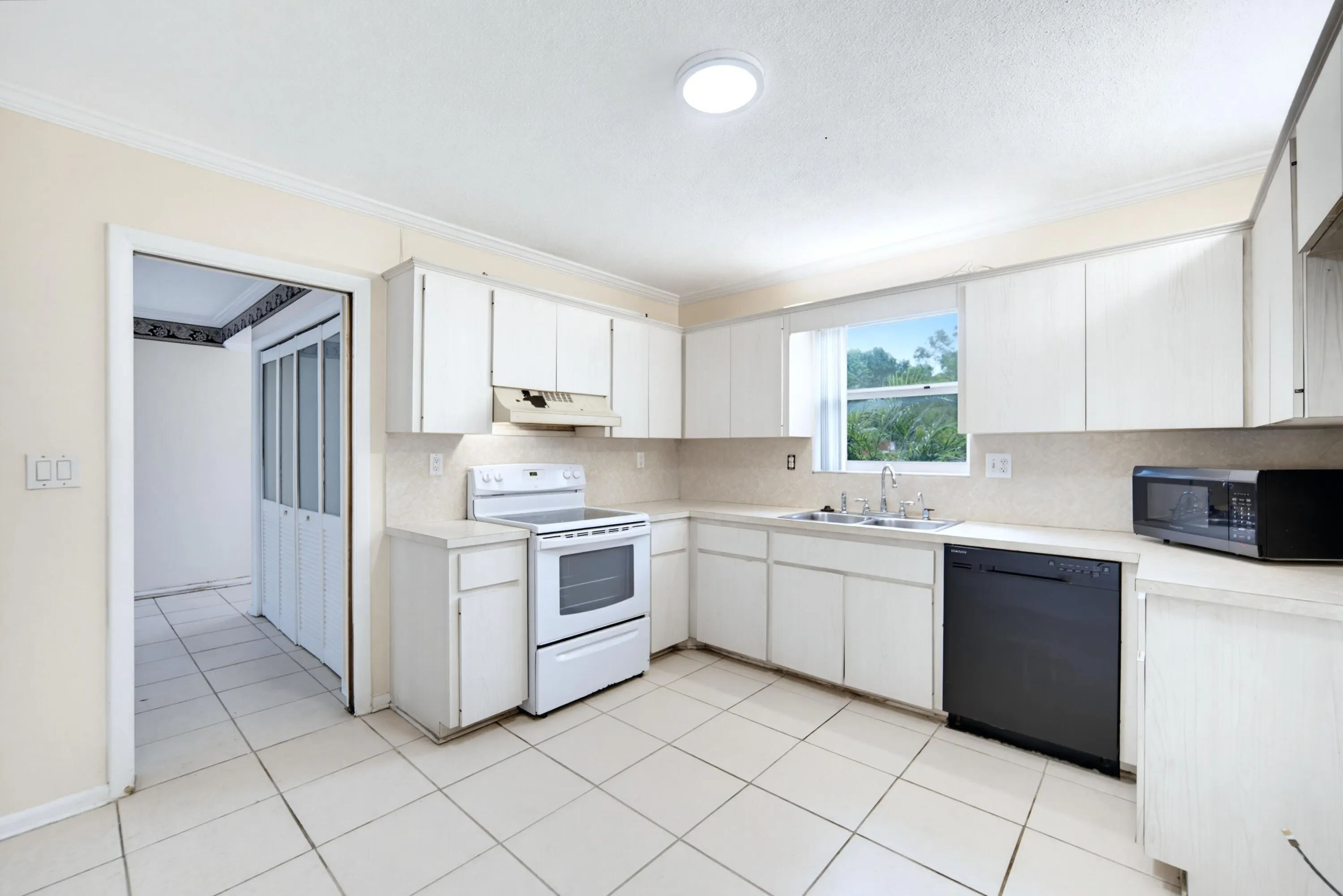 247 SUNSHINE Drive
