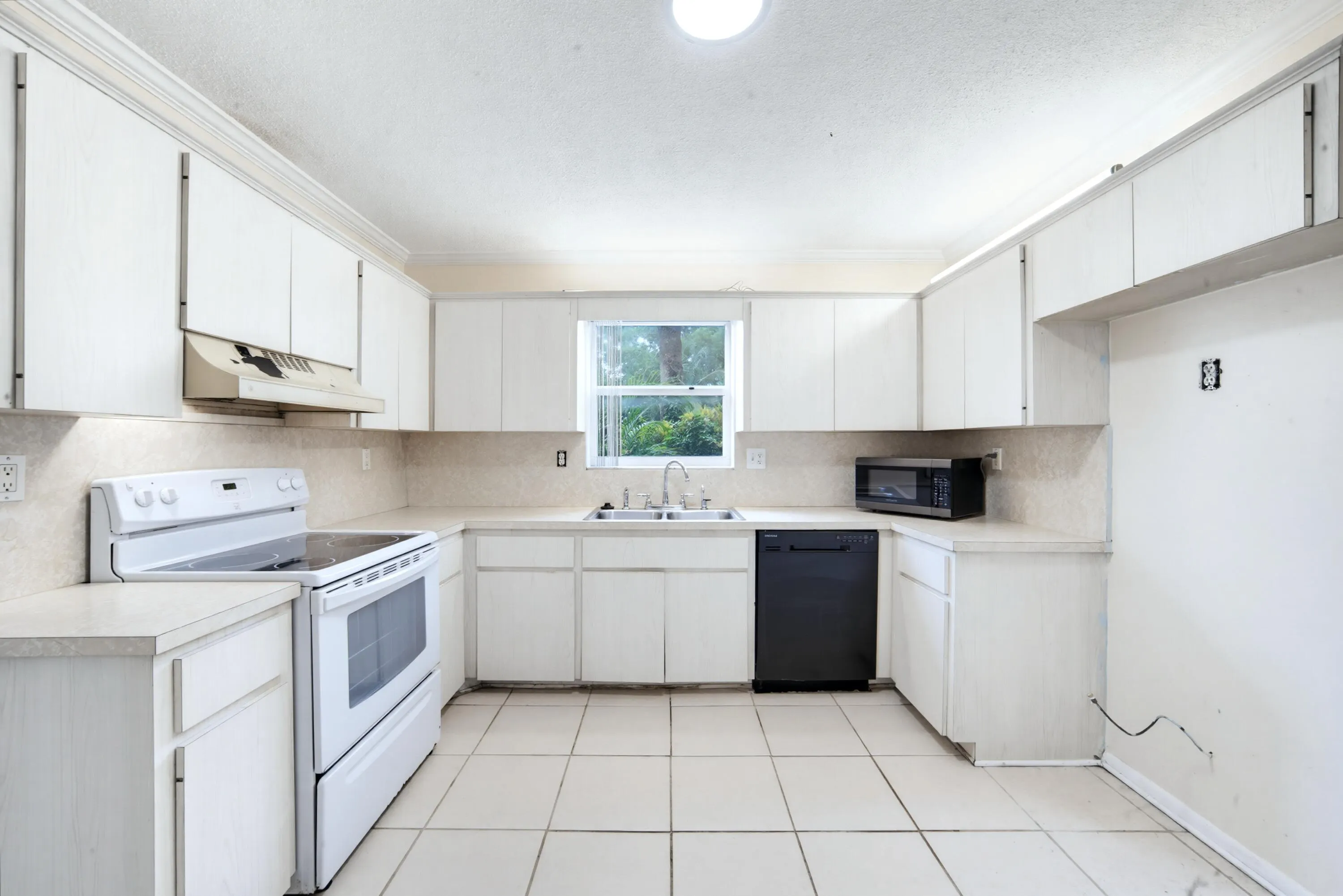 247 SUNSHINE Drive