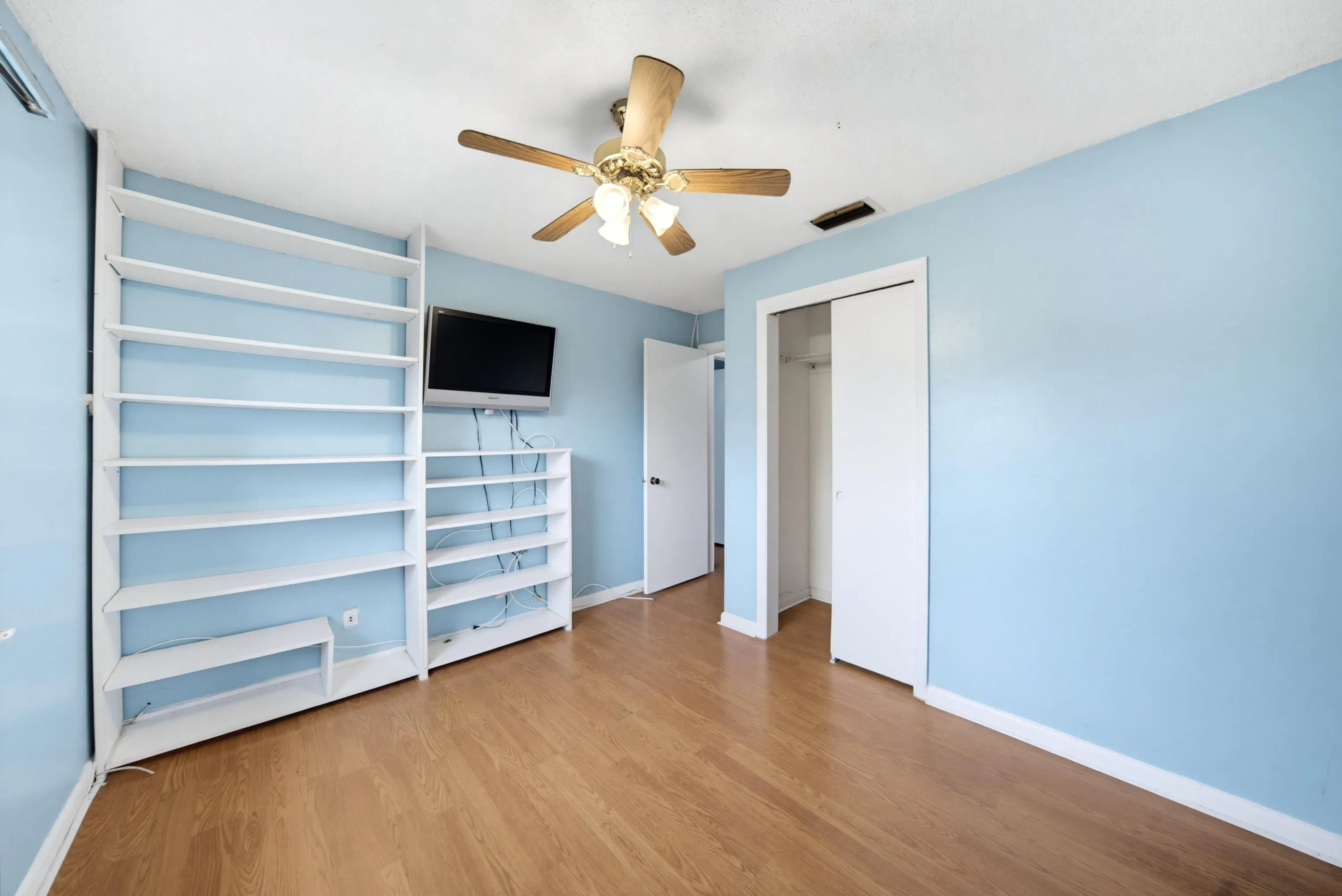 247 SUNSHINE Drive