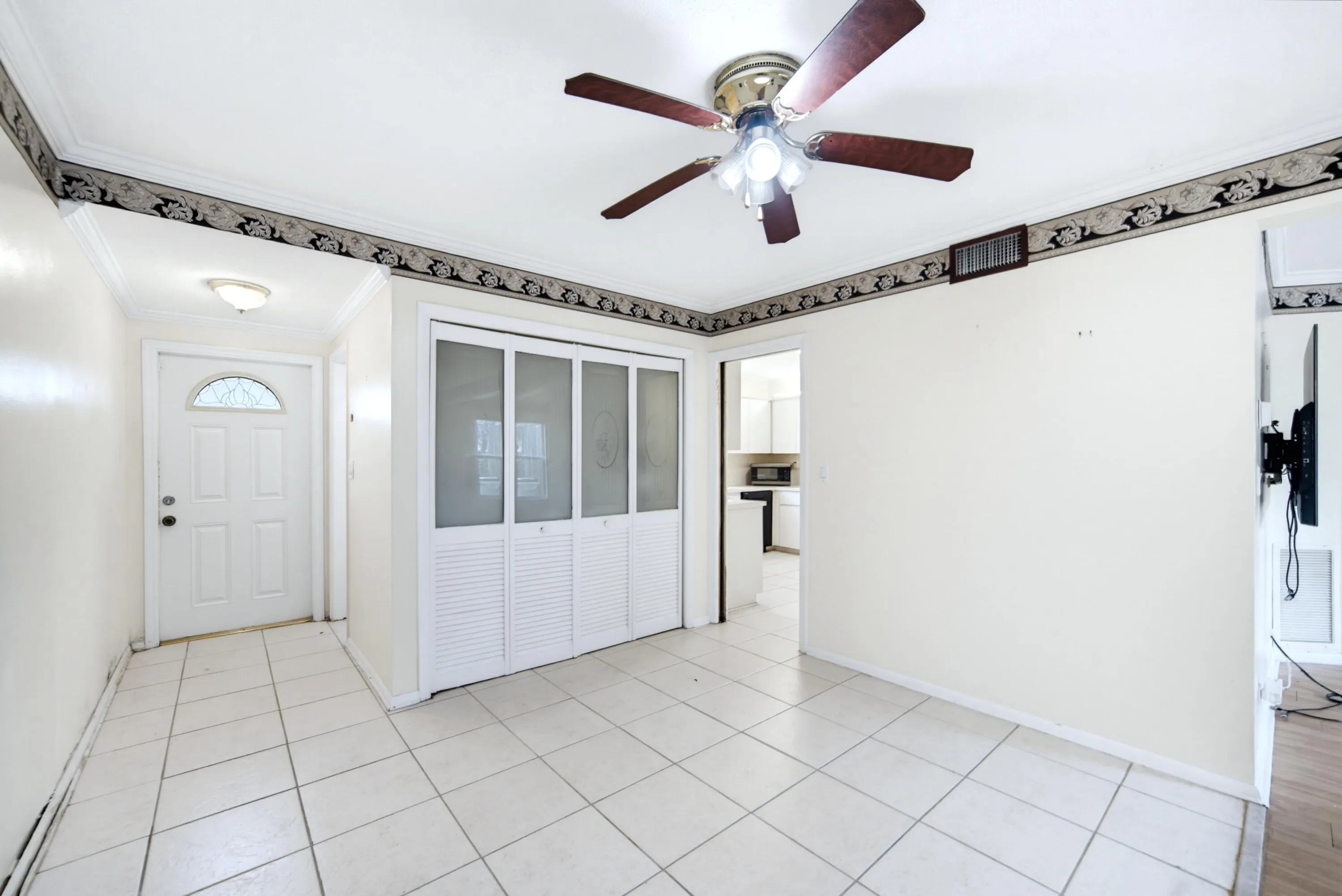 247 SUNSHINE Drive