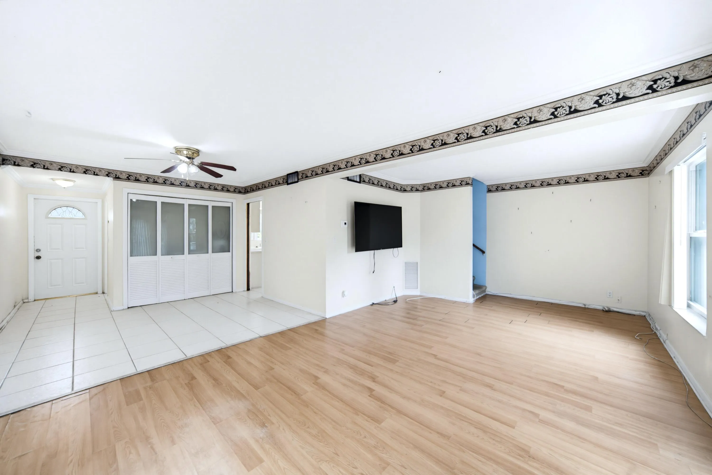 247 SUNSHINE Drive