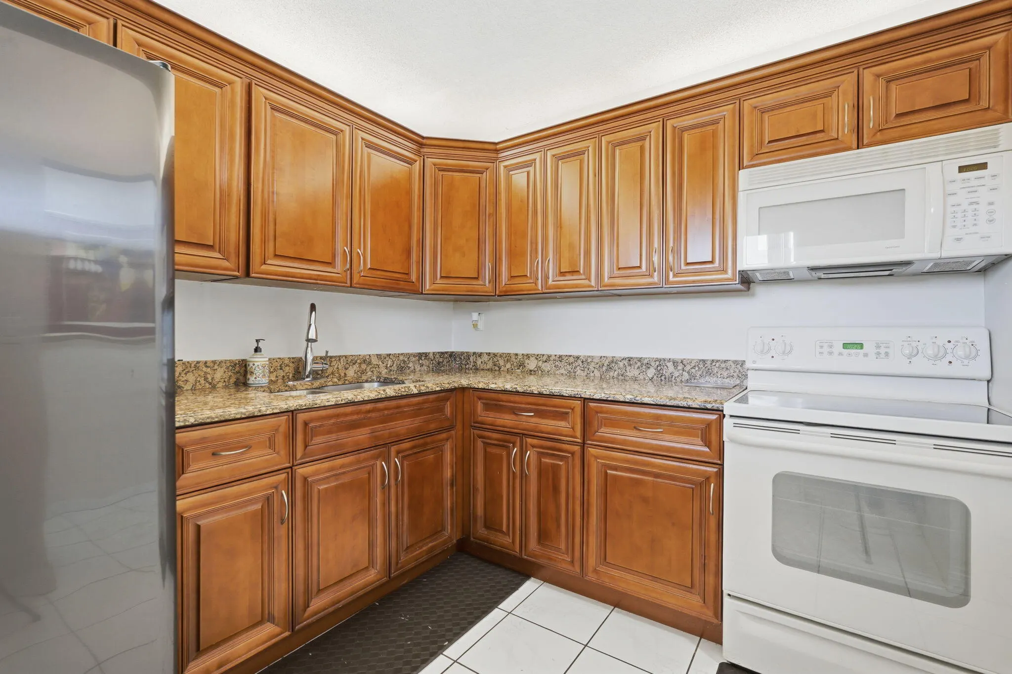 2606 Garden Drive S #305