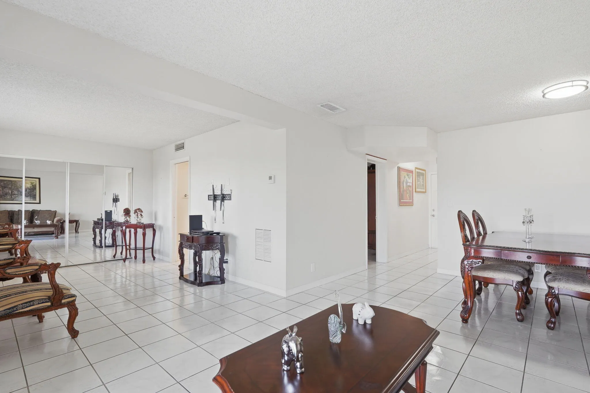 2606 Garden Drive S #305