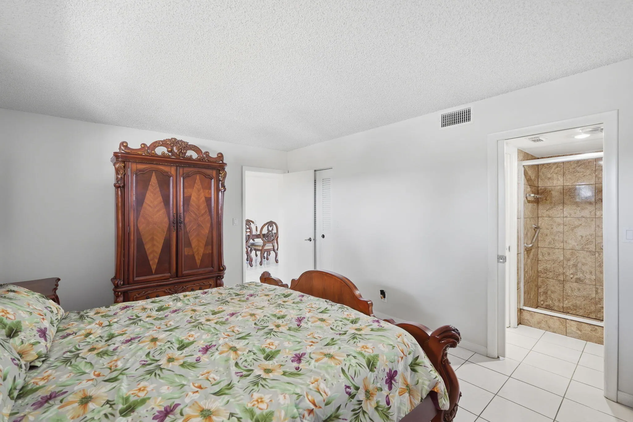 2606 Garden Drive S #305