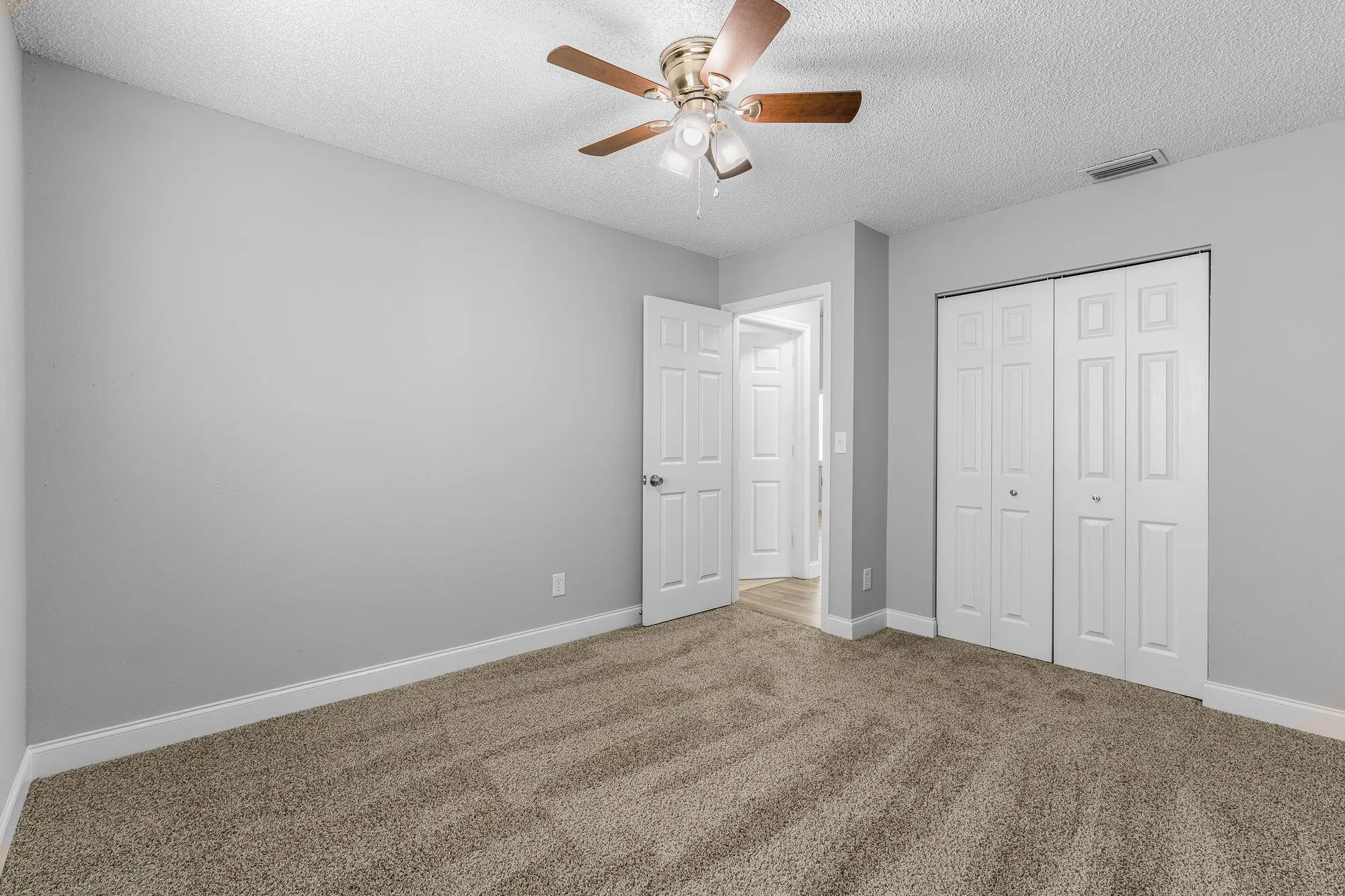 1646 3RD Court SW