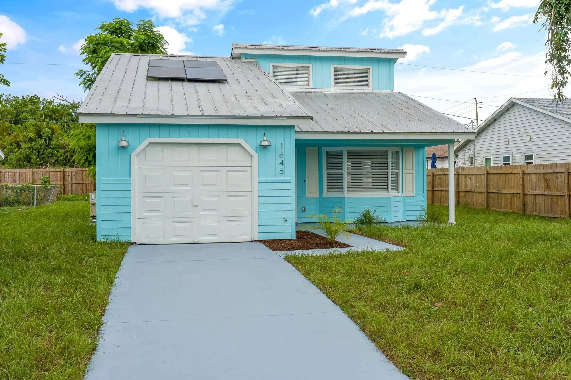 1646 3RD Court SW